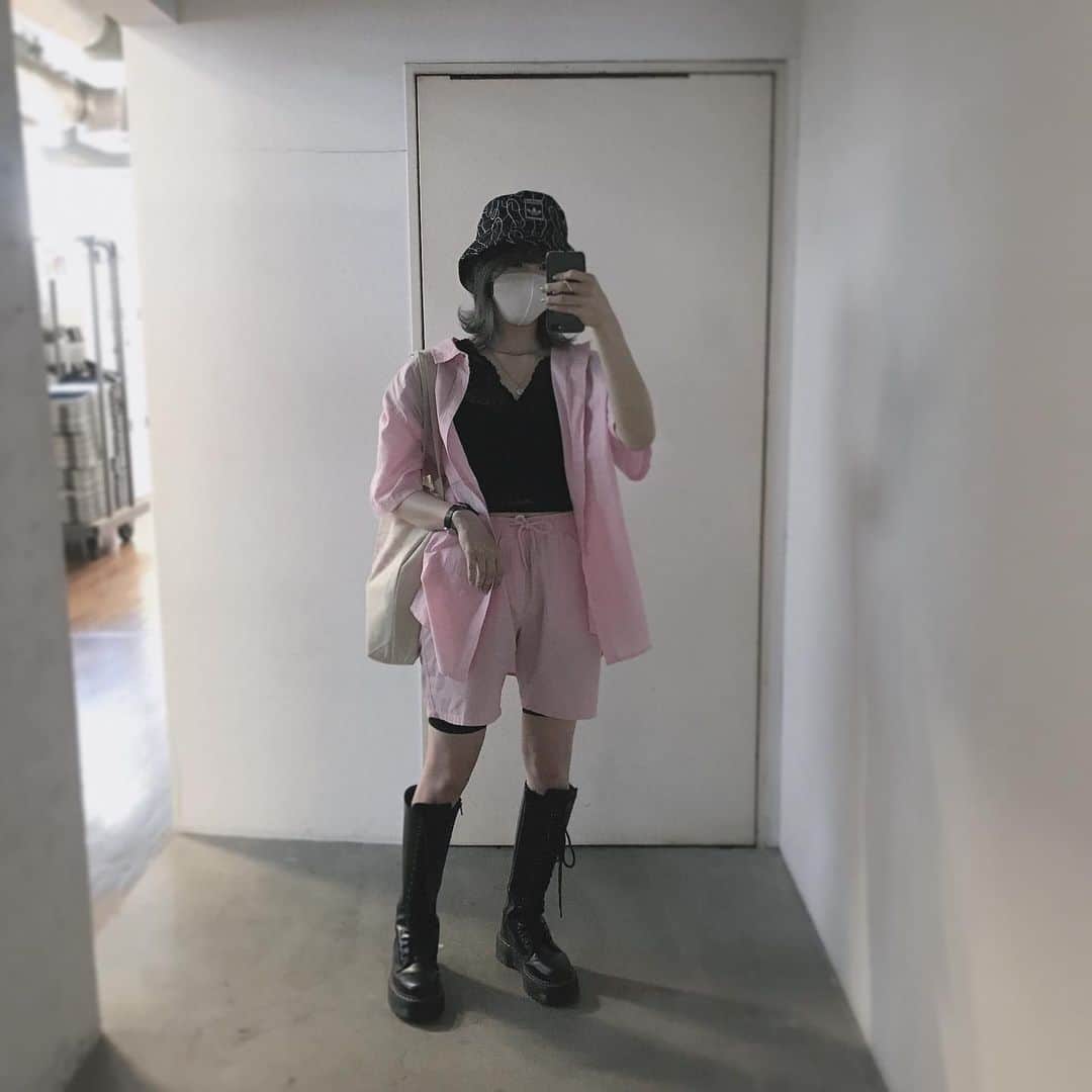 三田麻央さんのインスタグラム写真 - (三田麻央Instagram)「今日の私服はh&mのメンズセットアップ😃✌️ #hm #セットアップ」6月29日 13時34分 - kyunmao_m99