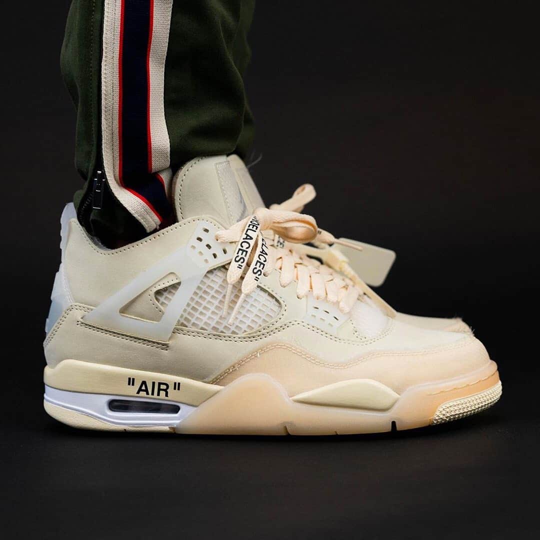 HYPEBEASTさんのインスタグラム写真 - (HYPEBEASTInstagram)「@hypebeastkicks: Here’s a closer look at the @off____white x Air Jordan 4 “Sail.” It’s been constructed from a cream-colored leather that's paired with translucent TPE overlays for a deconstructed “Ghosting” effect and frosted TPU elements. Elevating the shoe is a cream and white Air-assisted midsole and a translucent rubber outsole. Final design details come in the form of a @jumpman23 tongue tag, “SHOELACES” marked laces, “AIR” on the sole, hangtags and a matching zip-tie. It’s rumored to release on July 25 for $200 USD. Stay tuned for official notes. ⁠⠀ Photo: @yankeekicks / @snkrsden」6月29日 13時47分 - hypebeast
