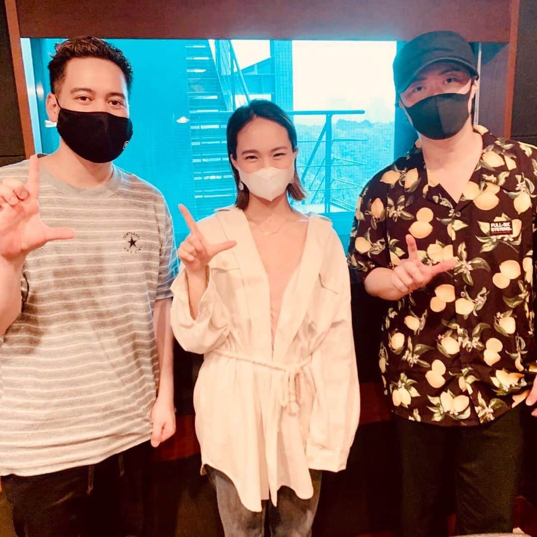 のインスタグラム：「#Lラジ Leolaちゃん&JAY'ED君の会✨明日から放送になります😊 7/7(火)配信リリースとなる「ふたり feat. JAY'ED」の制作秘話や、プライベートのお話も聞かせて頂きました✨お楽しみに😄 ◆LDH PERFECT YEAR 2020 RADIO ネット局一覧◆ ・AIR-G’　(土)20時30分～20時55分 ・FM青森　(水)20時00分～20時30分 ・FM岩手　(土)19時00分～19時30分 ・Date fm　(土)28時00分～28時30分 ・ FM秋田　(土)18時00分～18時30分 ・ FM山形　(日)19時00分～19時30分 ・ ふくしまFM　(火)21時30分～21時55分 ・ TOKYO FM　(土)12時30分～12時55分 ・ FM GUNMA　(木)21時00分～21時30分 ・Radio Berry　(火)21時30分～21時55分 ・FM新潟　(金)21時30分～21時55分 ・FM長野　(土)19時30分～19時55分 ・FM福井　(土)27時30分～28時00分 ・@FM　(水)20時30分～21時00分 ・FM岐阜　(日)18時30分～18時55分 ・FM三重　(土)11時00分～11時30分 ・FM滋賀　(月)20時00分～20時30分 ・FM OH！　(日)18時30分～18時55分 ・Kiss FM KOBE　(土)24時00分～24時30分 ・FM山陰　(日)26時00分～26時30分 ・FM岡山　(土)18時25分～18時55分 ・広島FM　(土)20時00分～20時30分 ・FM山口　(土)18時30分～18時55分 ・FM香川　(土)19時30分～20時00分 ・FM徳島　(土)18時00分～18時30分 ・FM高知　(土)19時30分～20時00分 ・FM佐賀　(土)24時30分～24時55分 ・FM長崎　(日)18時00分～18時30分 ・FM熊本　(水)20時00分～20時30分 ・FM大分　(月)21時30分～21時55分 ・FM宮崎　(木)21時30分～21時55分 ※OAスケジュールは変更の可能性もあります。詳しくは各放送局のHPをチェックしてください。 ※スマホアプリ『JFN PARK』をダウンロードすれば、無料で上記ネット局の放送をリアルタイム聴取可能です。 ※特別番組、災害などの臨時対応によりやむを得ず、変更・中止になる可能性もございます。 あらかじめご了承ください。」