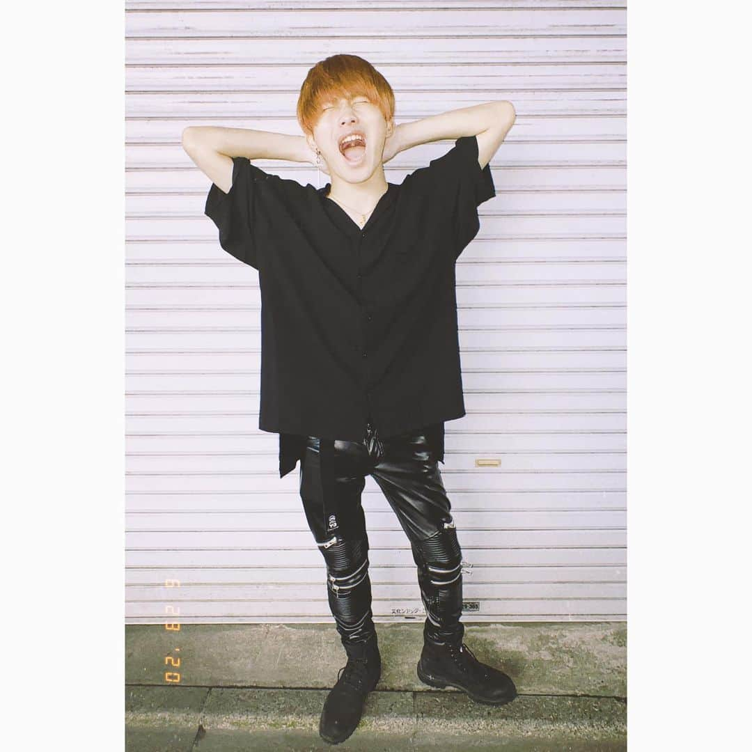 川端誠生さんのインスタグラム写真 - (川端誠生Instagram)「今日のファッションコーデ！！ 全身黒やでwwどうかな？？ #ファッション #オシャレ #コーディネート #全身 #服 #原宿 #渋谷 #東京 #メンズコーデ #メンズファッション #オカマ #新大久保」6月29日 19時26分 - ncncmachin