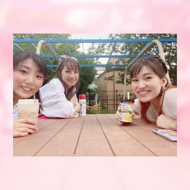 谷口あかりさんのインスタグラム写真 - (谷口あかりInstagram)「﻿ ﻿ ﻿ AKALIVE vol.6﻿ 〜梅雨ですし　おうちで〜﻿ ﻿ ﻿ 2年ぶり開催﻿ そして﻿ 初のオンライン開催﻿ そして18時は初の投げ銭ライブ﻿ ﻿ ﻿ ご参加いただきました皆様﻿ ありがとうございます❤️❤️﻿ ﻿ ﻿ みんなの顔﻿ みんなの反応﻿ 見ながらライブができるって﻿ ほんと幸せだな❤️﻿ ﻿ ﻿ はやく同じ空間で﻿ 時間を共有したいけども﻿ ﻿ ﻿ 今出来ることを﻿ 精一杯( ¨̮ )﻿ ﻿ ﻿ 1人でも﻿ 笑顔の人が﻿ 増えますように❤﻿ ﻿ ﻿ ﻿ ライブのアーカイブ﻿ 新曲のお披露目﻿ YouTube準備中だから﻿ 少し待っててね！﻿ ﻿ ﻿ #AKALIVE﻿ #ライブ﻿ #LIVE﻿ #ミュージカル﻿ #劇団四季﻿ #ディズニー﻿ #名曲﻿ #アレンジ﻿ #音楽のある暮らし﻿ #歌のある暮らし﻿ #Zoom﻿ #配信﻿ #アーカイブ﻿ #準備中﻿ #乾杯﻿ #オリオンビール﻿ #打ち上げ﻿ #沖縄料理﻿ #沖縄﻿ #旅行﻿ #youtube﻿ #instagood﻿ #instapic﻿ #instagrammer」6月29日 14時18分 - akari.taniguchi