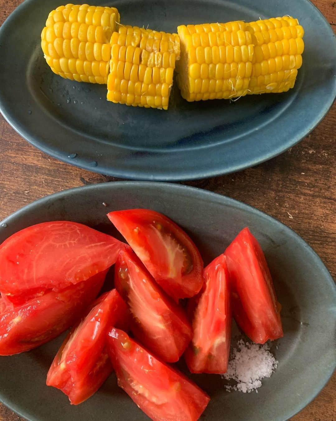 児玉菜々子さんのインスタグラム写真 - (児玉菜々子Instagram)「夏野菜って本当大好き🍅🌽🧸 このすごい真っ赤なトマトは京都のドラッグひかりで買えます🧸🌻 とうもろこし収穫いきたすぎるよー🥺  #夏野菜 #トマト #とうもろこし  #夏 #幸せ #instafood  #ドラッグひかり」6月29日 14時23分 - nanaco.conana