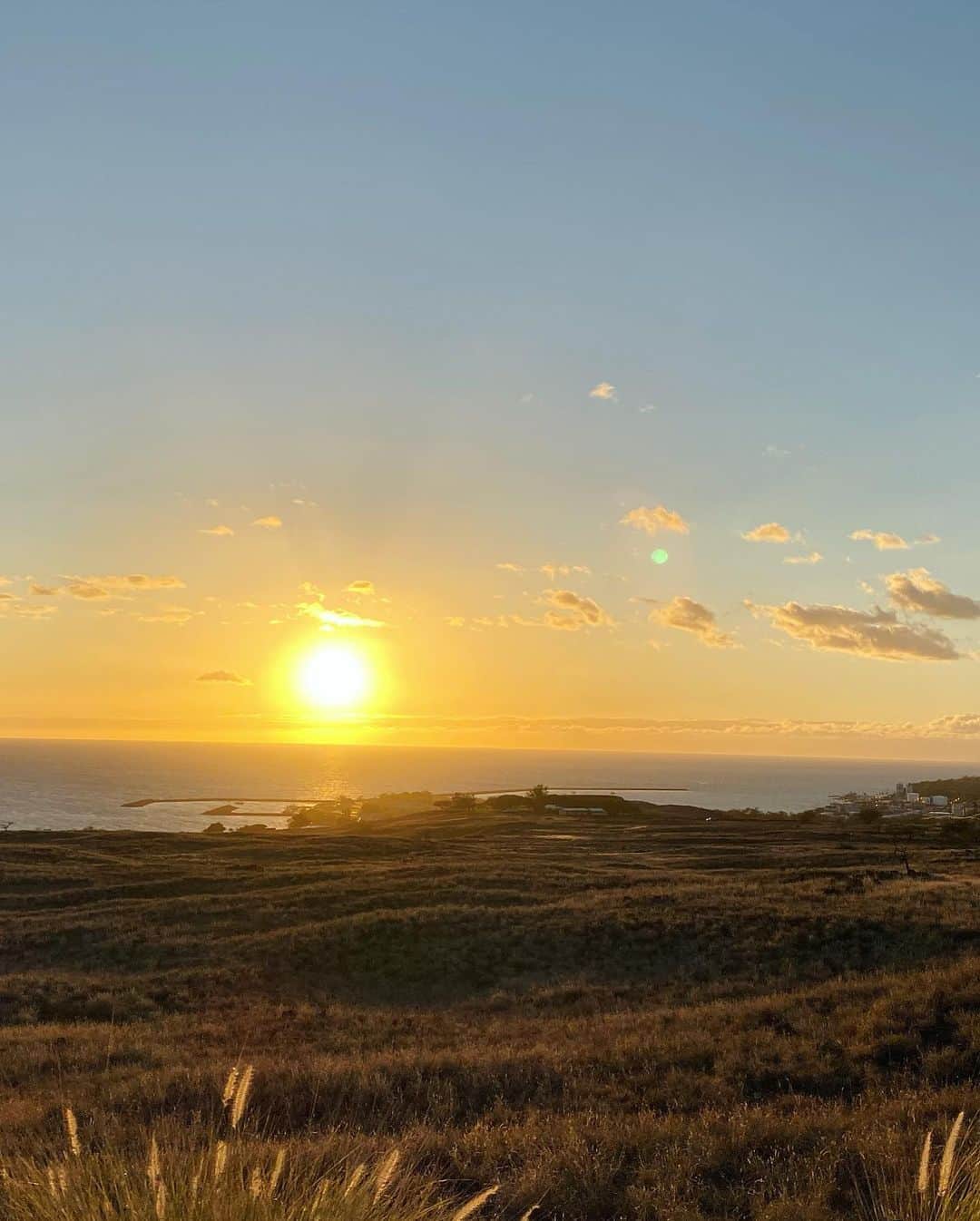 エビアン・クーさんのインスタグラム写真 - (エビアン・クーInstagram)「wanted to share this  beautiful view with you all 💕🌅 大好きな夕日の時間をシェアをします。 みんなも良い週末過ごせてますように」6月29日 14時42分 - avian_official