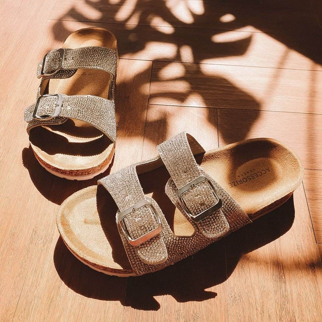 アクセサライズのインスタグラム：「Buckle up for a new week 💫  Tap to shop or head to the link in our bio #Accessorize」