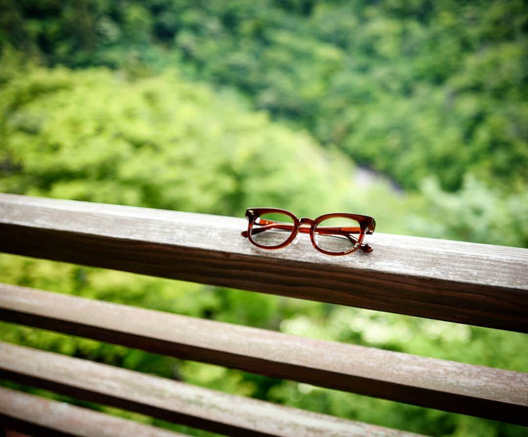 植竹拓さんのインスタグラム写真 - (植竹拓Instagram)「⚡Brown×Mintレンズ⚡ · #nsh #takeiteasy #openmyway #Shibuya #Madeinshibuya #サングラス #sunglasses #Eyewear #アクセサリー #フラットレンズ #カラーレンズ #ゼロカーブレンズ #ブルーカラーレンズ #ライトカラーレンズ #0カーブレンズ #Daytona #所ジョージ #世田谷ベース #leica #ldh #exile #SHOKICHI #generations #数原龍友 #🕶️ #leicacamera #Silver #ゴールド #Sway #DOBERMANINFINITY」6月29日 15時44分 - hiromu0820