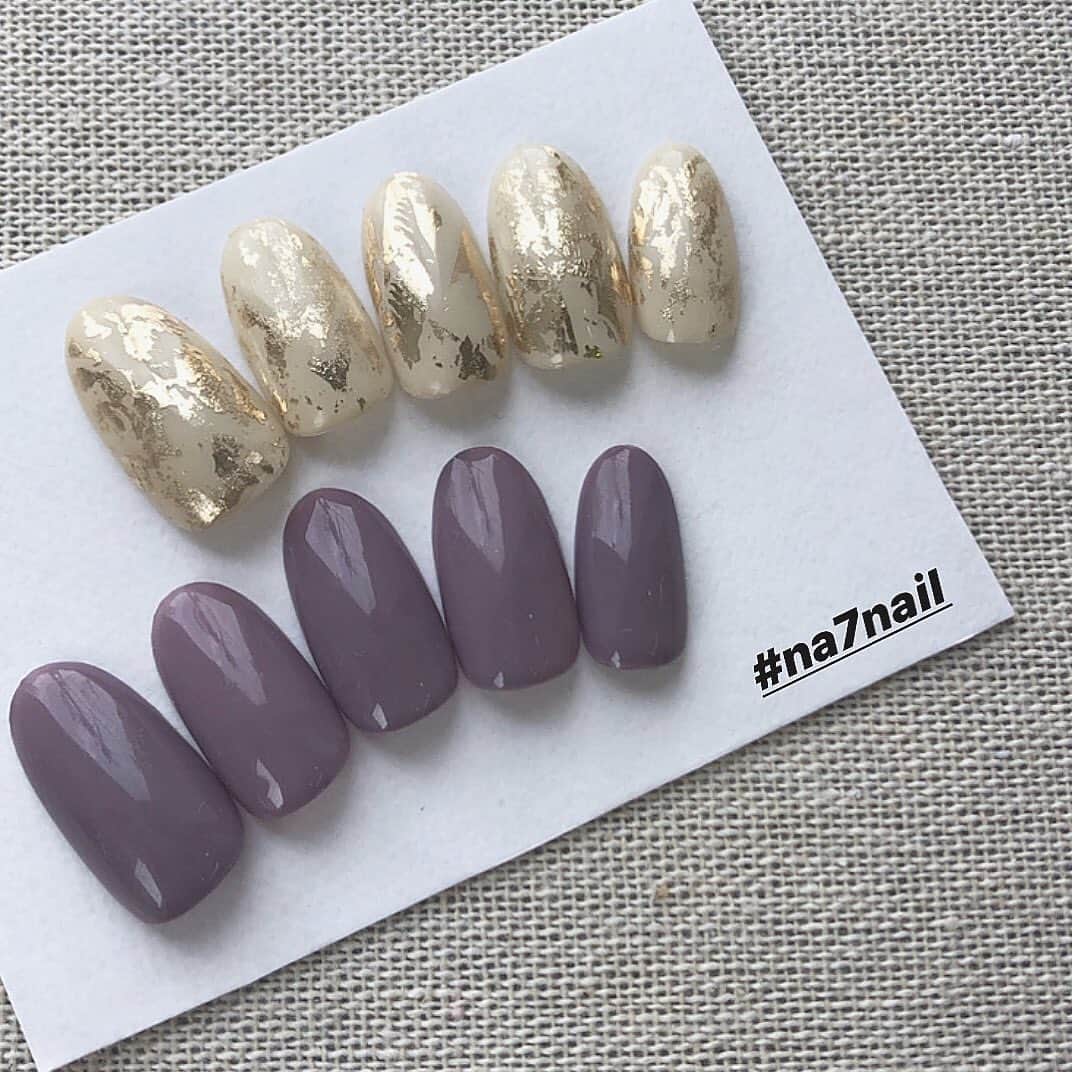のインスタグラム：「____________________________________________________﻿ ﻿ ﻿ 今日からネイルチップを販売します💅﻿ ﻿ お昼はネイリストをしていますが﻿ ネイルチップを販売するのは﻿ はじめてなのでまだまだわからない事も﻿ ありますし初心者になりますので﻿ 神経質な方はお断りさせて頂きます。﻿ ﻿ これからはネイルチップの事が﻿ 多くなると思いますがよろしくお願いします🙇‍♂️﻿ ﻿ ﻿ _____________________________________________________﻿ ﻿ #ネイルチップ #ネイルチップ販売﻿ #オーダーチップ #オーダーネイルチップ﻿ #ネイルチップオーダー #ニュアンスネイル﻿ #ヴィンテージネイル #天然石ネイル﻿ #大理石ネイル #もやもやネイル #個性派ネイル #成人式ネイル #成人式ネイルチップ #ウェディングネイル #ブライダルネイル #セルフネイル #ネイルデザイン #ちぐはぐネイル #gelnails #제르네일 #네일스타그램　#ネイル動画　#夏ネイル　#夏ネイル2020 #アシンメトリーネイル﻿ #グレージュネイル #ベージュネイル﻿ #バレリーナネイル﻿ #ミラーネイル #na7nail」