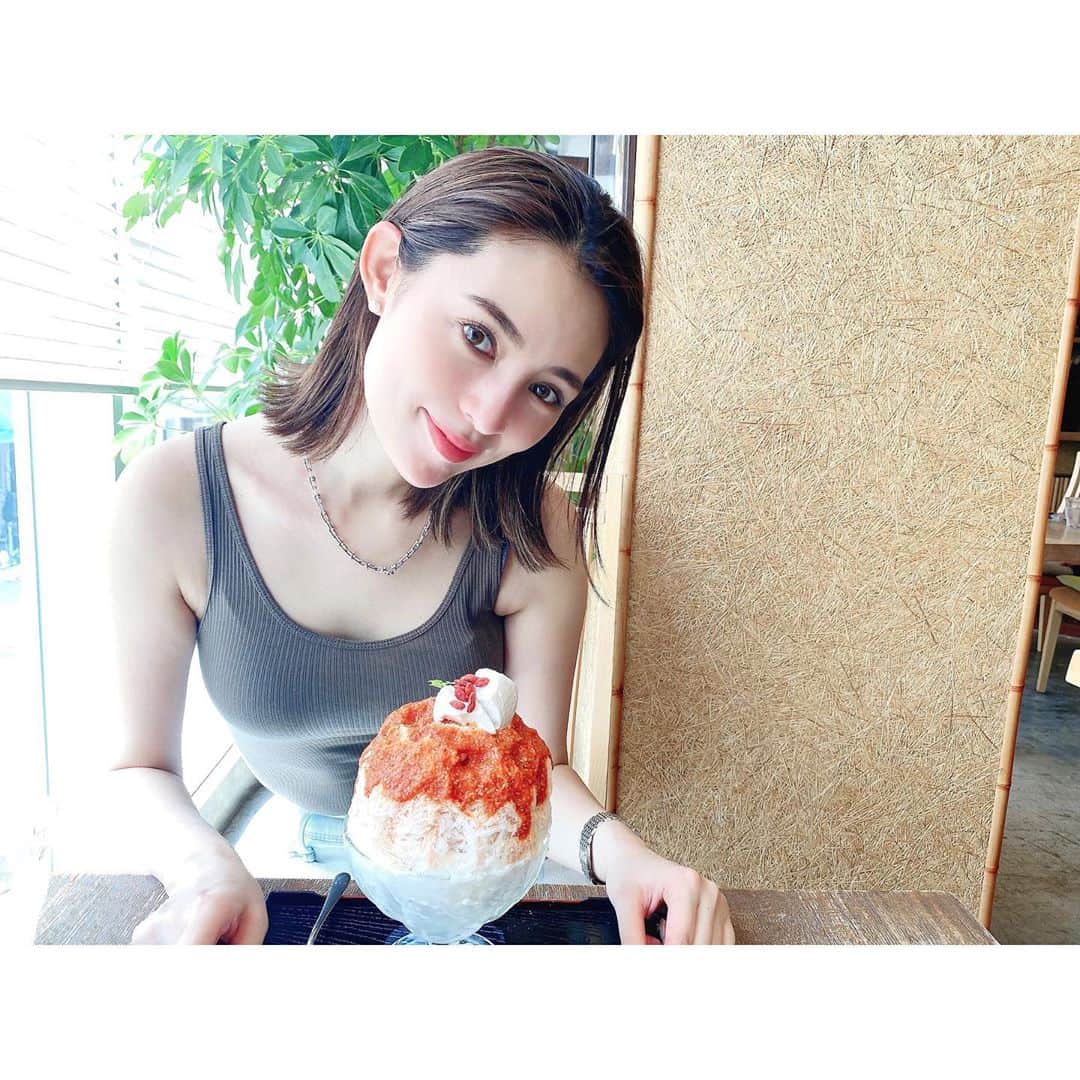 渡辺知夏子さんのインスタグラム写真 - (渡辺知夏子Instagram)「かき氷🍧を食べた日☀️ . . . 味は、期間限定の季節のかき氷です🍧 . . 友達との話に夢中だったので、メニュー名忘れてしまいました。すみません😭 . . . #かき氷  #かんな #久しぶりのかき氷 .」6月29日 16時22分 - chikako_724