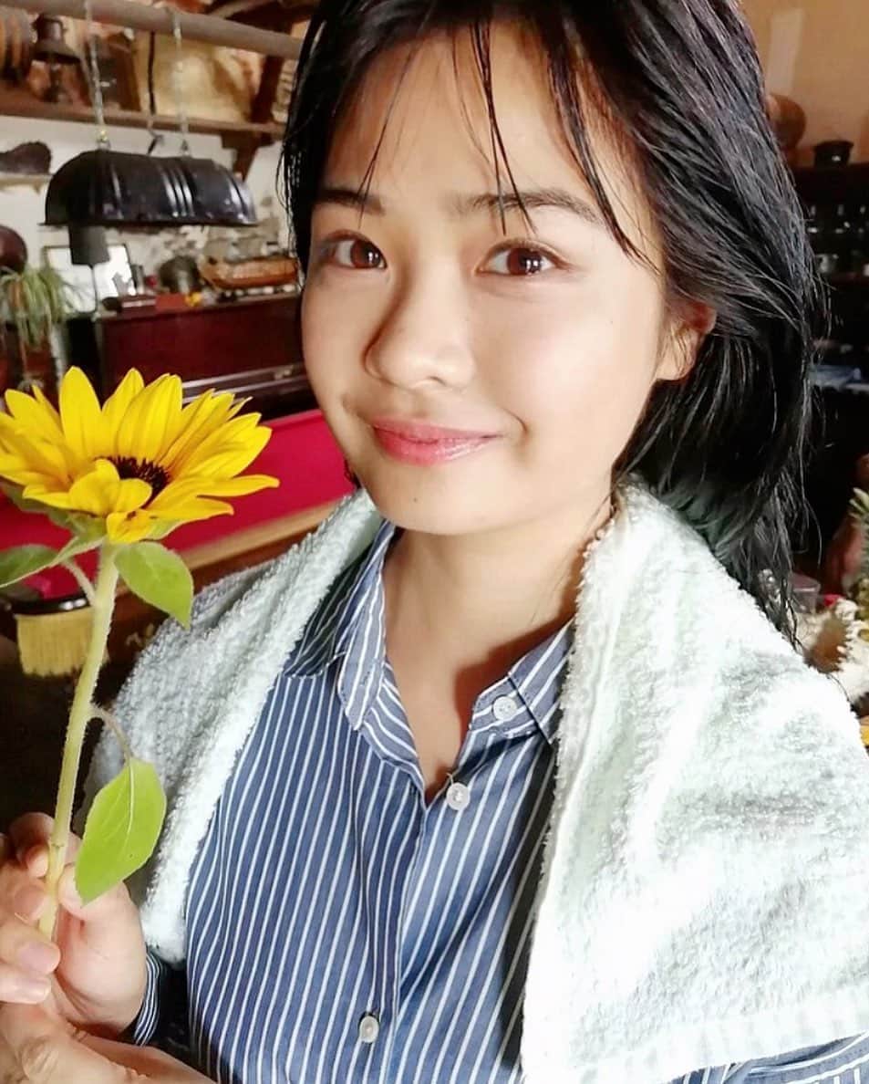 西本ヒカルのインスタグラム：「オフショット☺︎🌻」