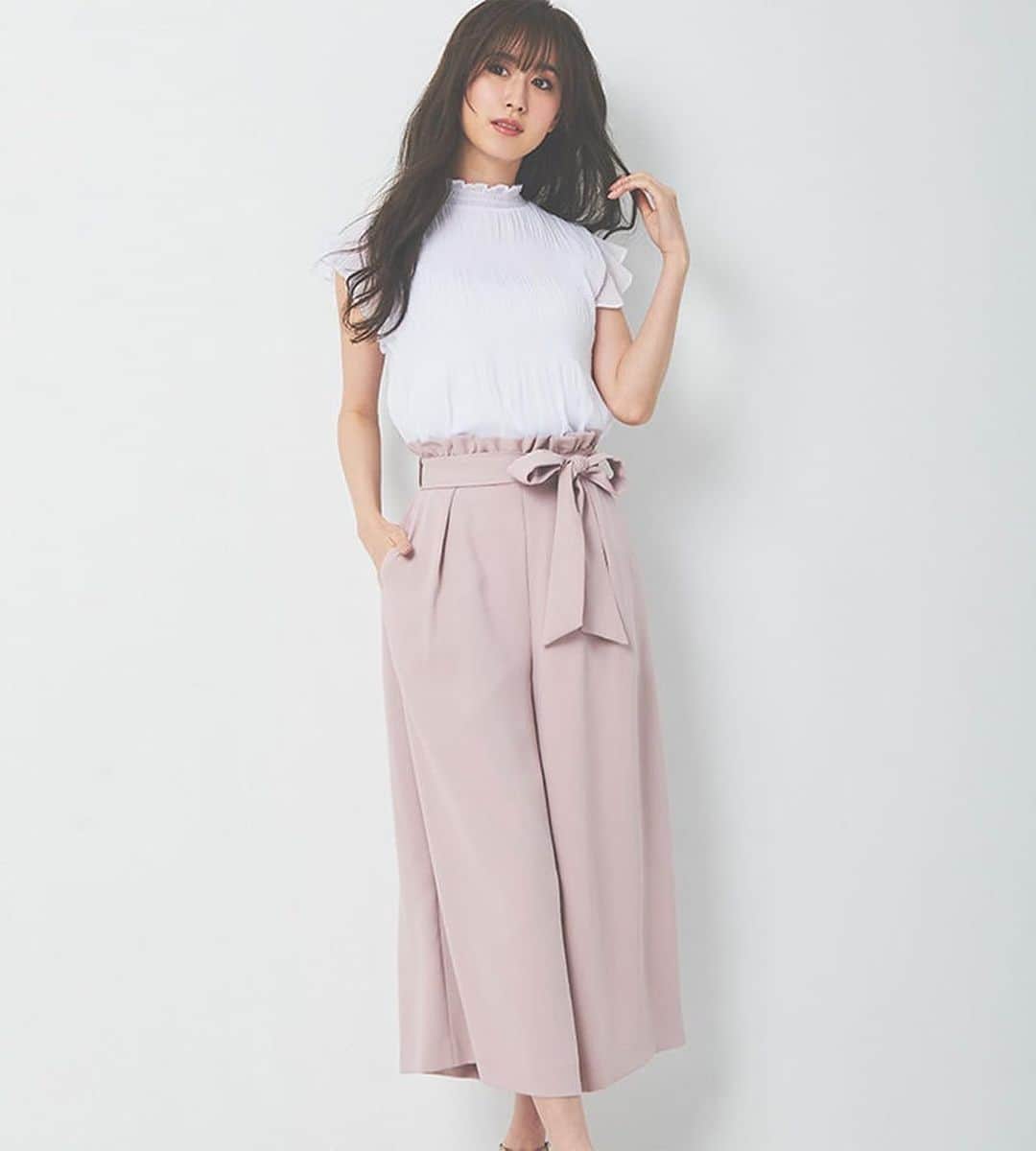 のインスタグラム：「Shop information💓﻿﻿ ﻿ 期間延長!! 30日(Tue)まで限定3Buy・More15％OFF!!﻿✨ 2Buy・More10％OFFも同時開催中😊  おまとめ買いで更にお得にお買い物いただけるチャンスです♪﻿ ※全ての商品対象となます。 ﻿ ﻿ ぜひこの機会にご利用くださいませ💕﻿ ﻿ ﻿ pick up sale item💓﻿ ﻿ フロントリボンワイドパンツ﻿﻿ 30%OFF✨→¥12.600＋tax﻿ ﻿ ﻿ ﻿ #レッセパッセ #laissepasse #レッセパッセルーム #laissepasseroom #デビュードフィオレ #debutdefiore #スカート #スカートコーデ #ワンピース #ワンピースコーデ #お仕事 #お仕事コーデ #通勤 #通勤コーデ #アウター #アウターコーデ #ブラウス #ブラウスコーデ #夏物 #春夏物 #セール #セール情報 #セール中 #summer #summersale #summersales」
