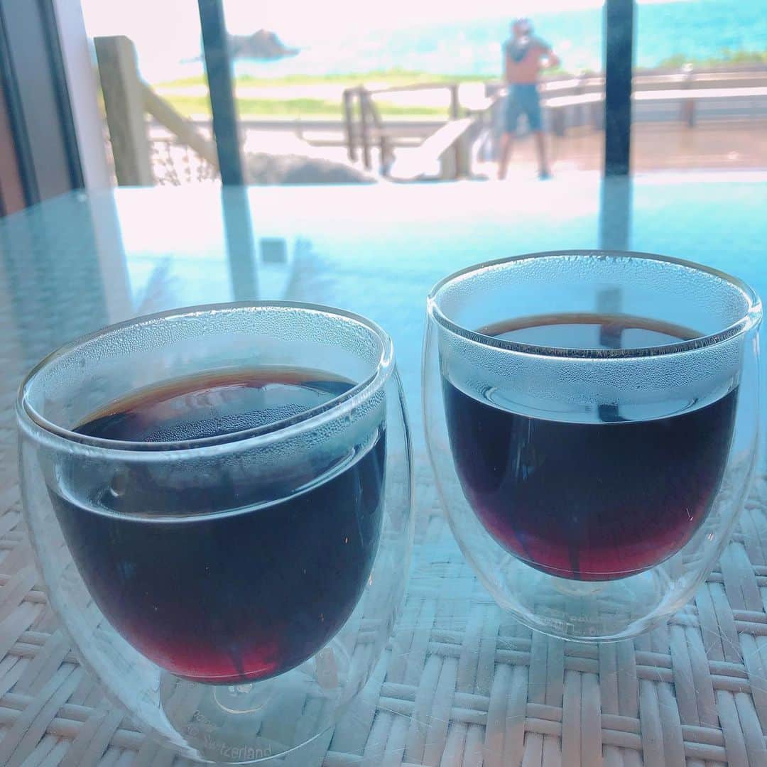 美沙玲奈のインスタグラム：「✧ 珈琲が美味しい季節☕ 私はミルクだけ入れる派🙋🏼‍♀️」