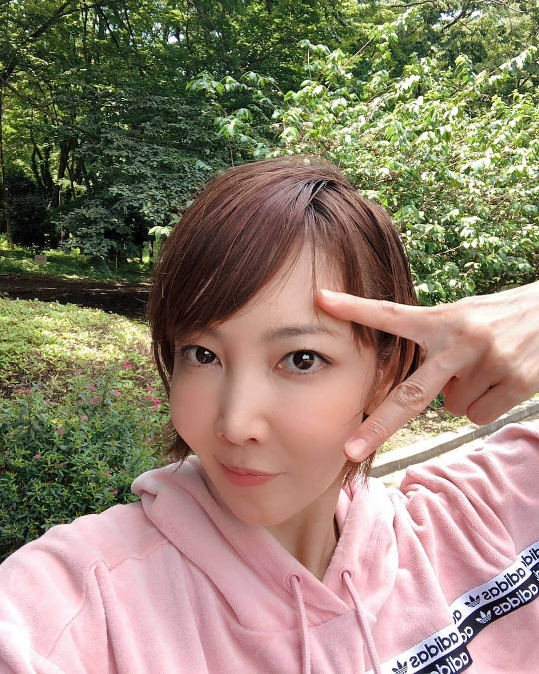 柚希礼音さんのインスタグラム写真 - (柚希礼音Instagram)「. 『TikTok OTODAMA 24時間LIVE』 に出演決定😎 . TikTokで7/4(土)18:00から翌7/5(日)18:00までの24時間配信番組にトークゲストとして出演いたします💗 MCはクレイ勇輝さん、3時のヒロインさん😋 3時のヒロインさんに 会えるの楽しみ🙂‼️ . 出演時間はわかり次第、お伝えしますね😌😌😌 . 当日の視聴はこちらから!https://bit.ly/3dkkxsD 【TikTok OTODAMA 24時間LIVE 概要】 ■放送日時：7月4日(土) 18:00〜 7月5日(日)18:00 ■視聴方法：ショートムービープラットフォーム「TikTok」のTikTok Japanアカウントから視聴できます。https://bit.ly/3dkkxsD  #柚希礼音」6月29日 17時00分 - reonyuzuki_official