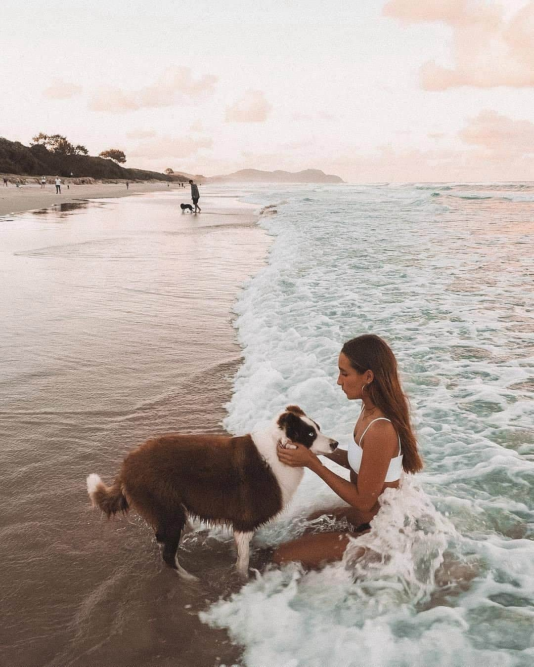 PAUL HEWITTさんのインスタグラム写真 - (PAUL HEWITTInstagram)「Best days at the beach are shared with a best friend. 🐾🌊⚓️ (photo @saxonkent) #getAnchored #paulhewitt  __ #dog #doglover #beach #ocean #sea #doglove #bestfriend #timeout #waves #summer #summertimes」6月29日 17時00分 - paul_hewitt