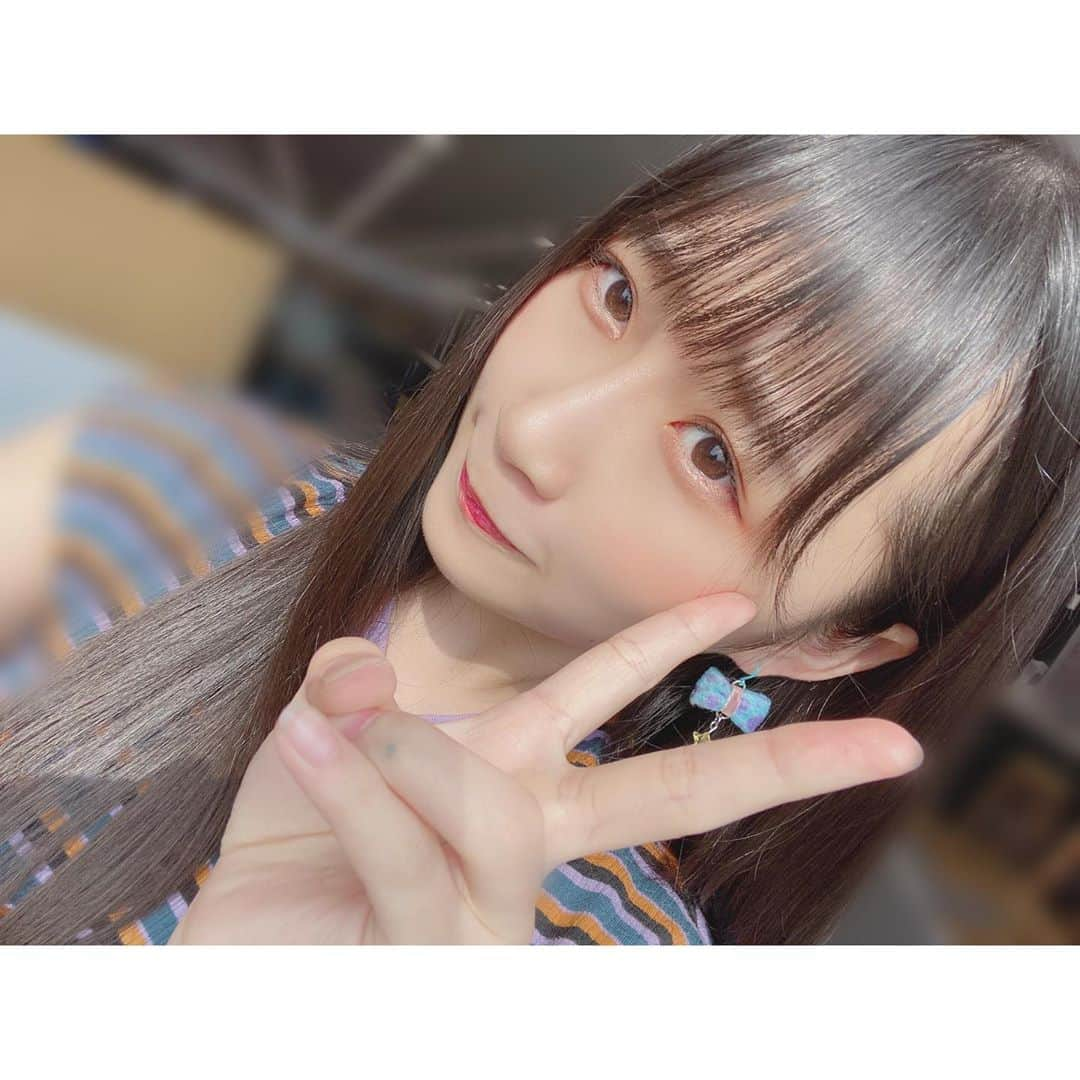 松本愛花さんのインスタグラム写真 - (松本愛花Instagram)「🎶﻿ TikTokもフォローしてくださいっ﻿👣  #まぶしい顔  #ピアス ﻿ #リトルグリーンメン やねん﻿ #かわいいやろぉ 🤤﻿ #って全然ピアス見えてないし！笑 #TikTok  #ティックトック﻿ #てぃっくとっく  #カラフル﻿ #私服  #メイクアップ  #ヘアアレンジ﻿ #ストレートヘア  #インスタ映え﻿ #アイドル #スパガ  #松本愛花」6月29日 17時11分 - aika_matsumoto.official