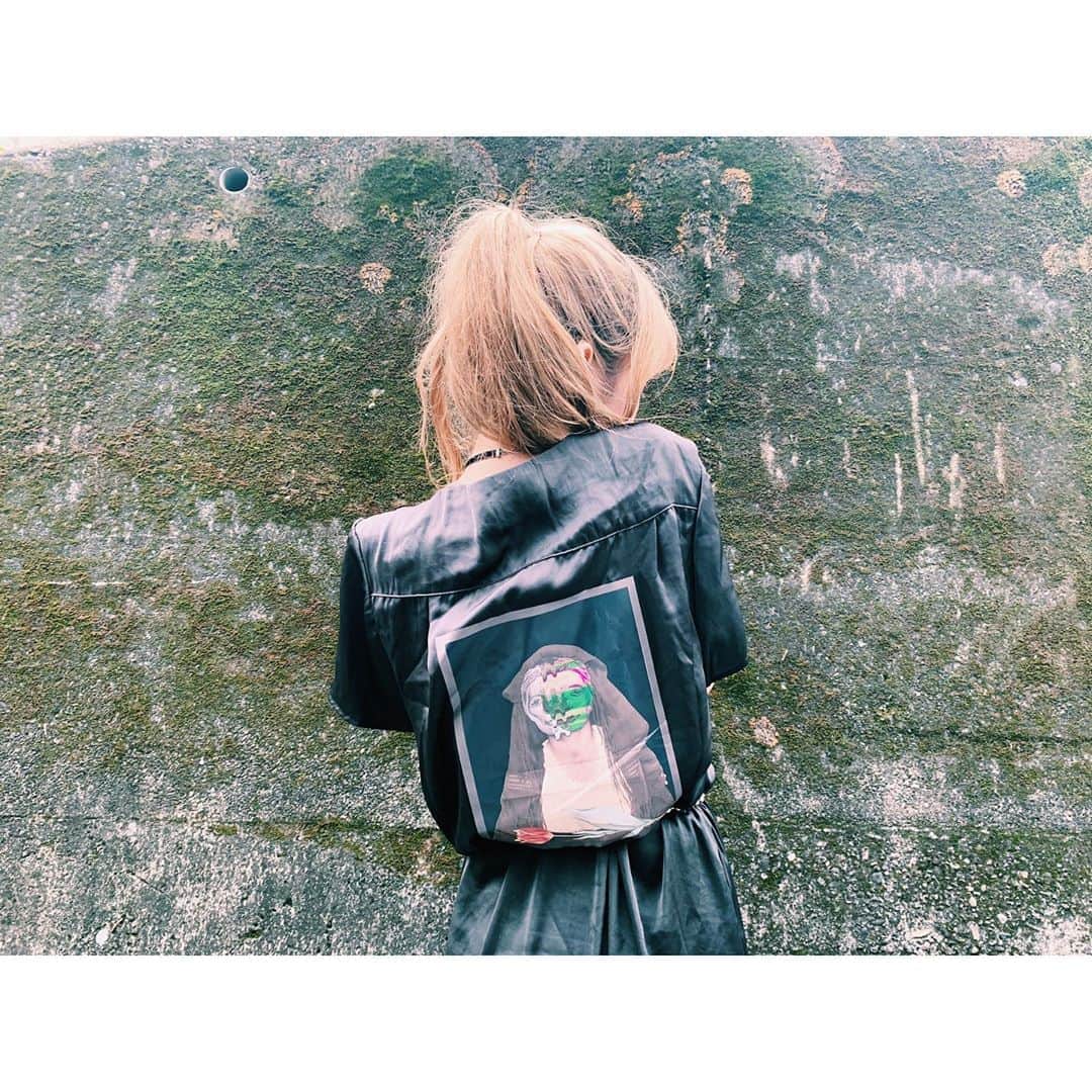 中川ジュリアのインスタグラム：「ほんと上着なくていい季節すきー💃」