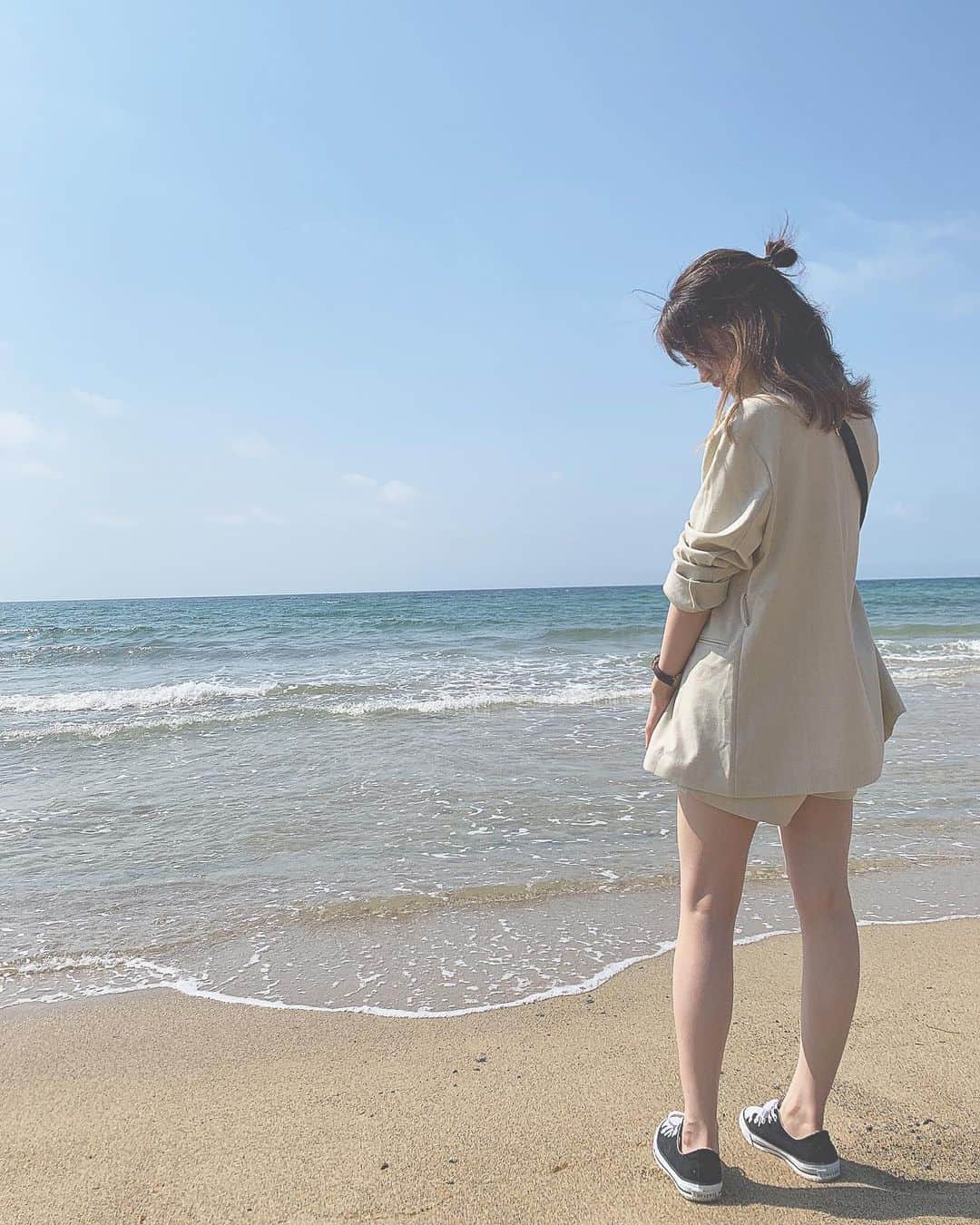 毛利佳納子さんのインスタグラム写真 - (毛利佳納子Instagram)「♔.ﾟ 海の近くに住みたいなあ🐠💘 . OLも7月いっぱいでおしまい‪‪☺︎ 『好きな時に、好きな場所で、 好きな人達と、好きなことをする♡』 "ライバー"をベースに 夢を叶えて 本当に生きたい"生き方"を実現していくっ🕊✨ . . #海 #旅 #旅コーデ #ライバー」6月29日 17時28分 - kanako_mouri
