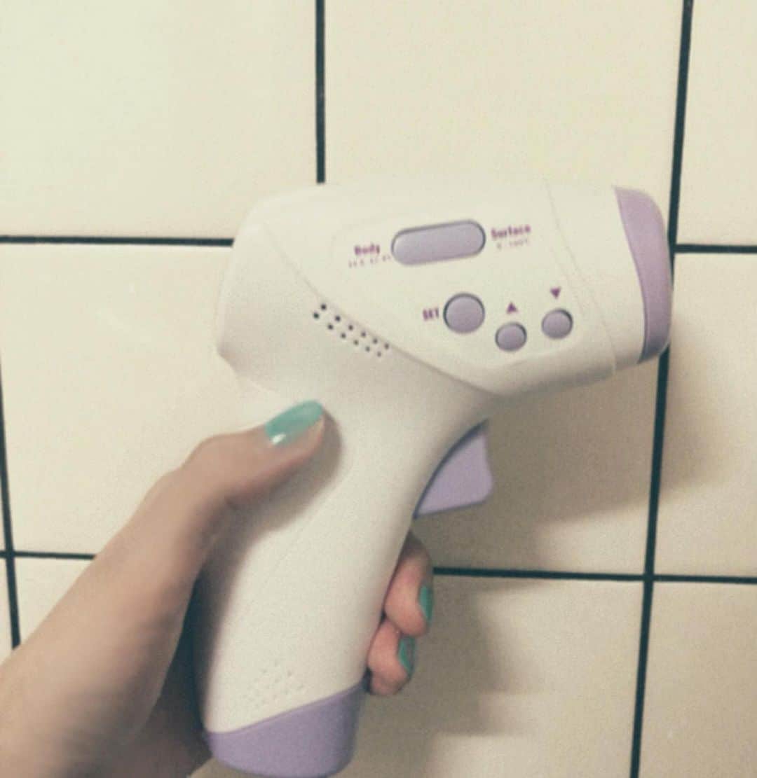 阿知波妃皇のインスタグラム：「🥽🌡🧪」