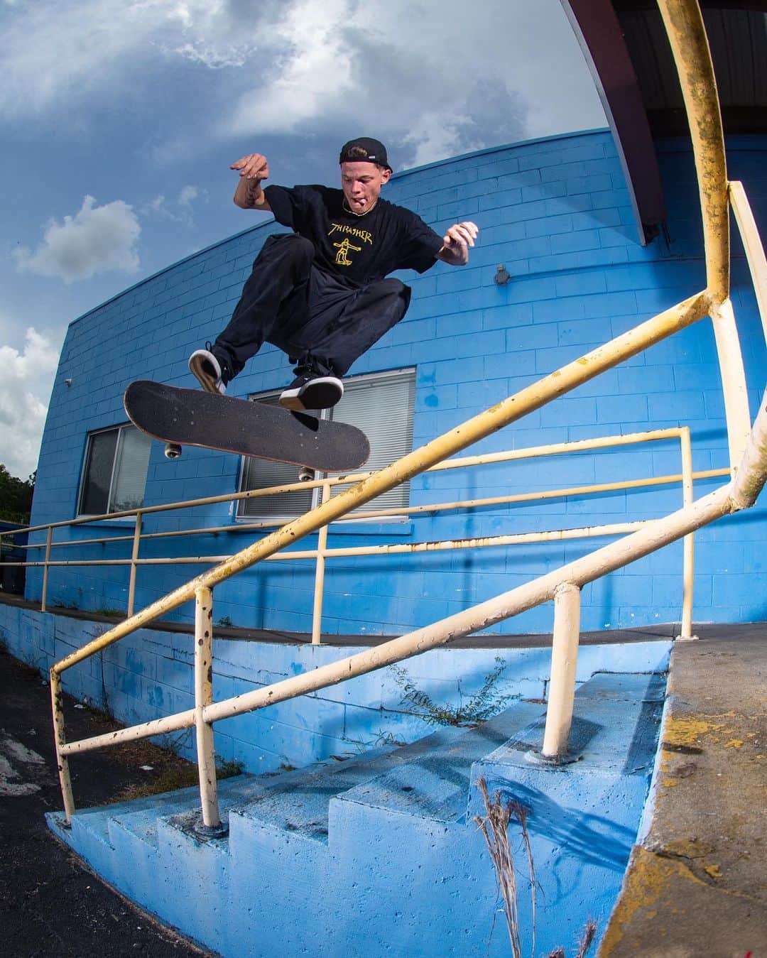 ジェイク・イラーディのインスタグラム：「Sw flip front board 😛 📸 @jumpmangringo」