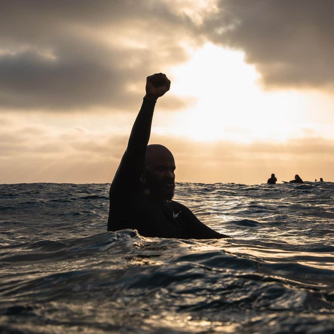レッドブルのインスタグラム：「“For the first time ever in my life, no one can hide from this question of inequality and race in America. If you have a platform it’s time to start using it for a higher purpose.” - Selema Masekela⁣ ⁣ In support of 1 Planet One People, a collective activation promoting racial and social equality, we are partnering with @selema to be a catalyst for change and unity.⁣ ⁣ Head over to @1PlanetOnePeople and click the link in bio for details of our first fundraising project. Stay tuned for more.⁣ ⁣ #1PlanetOnePeople⁣ 📸: @grantellis1 @bradylaw @jeffbertingphoto @pacificcoastsurf @eastonjonesdesign」