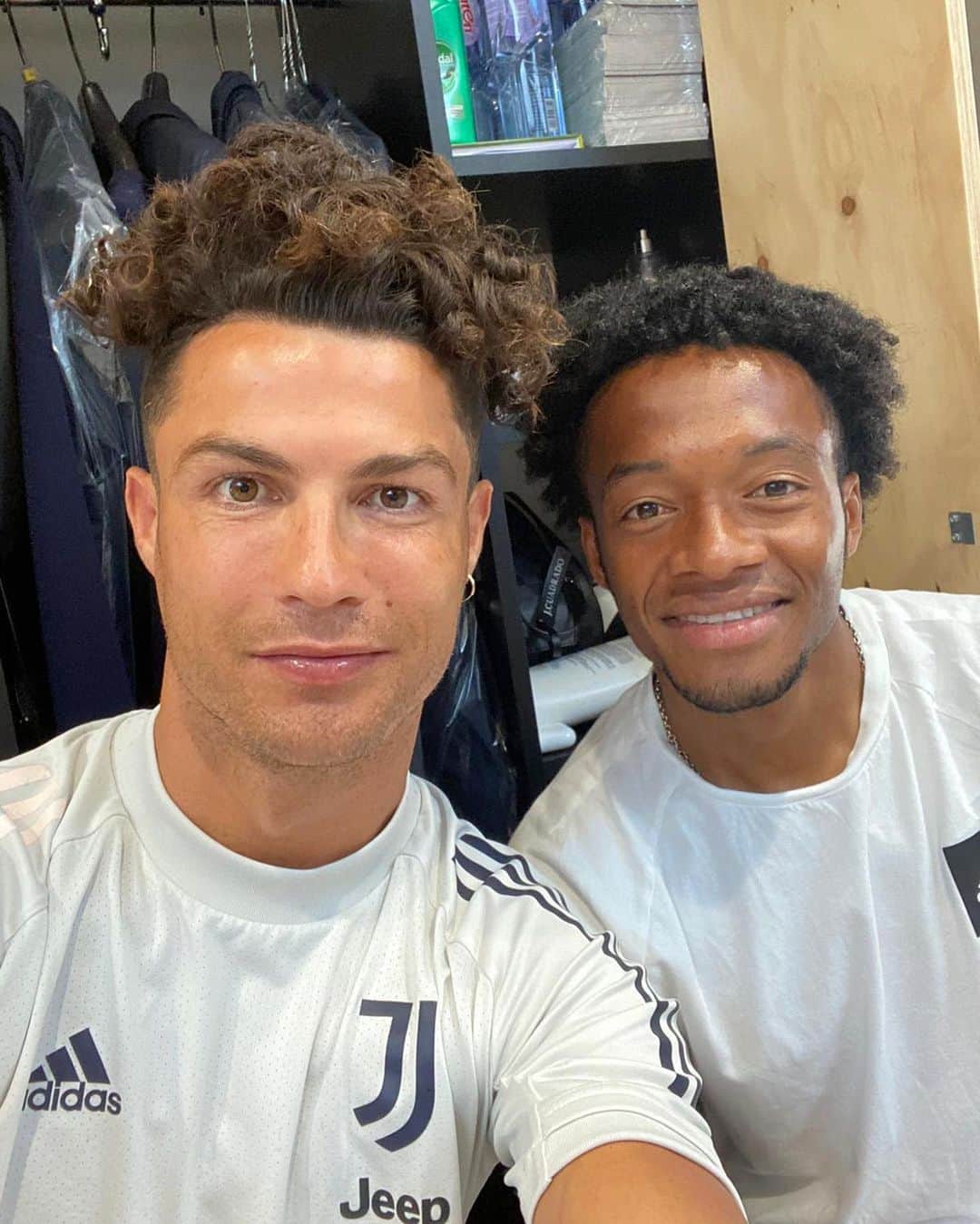 クリスティアーノ ロナウドさんのインスタグラム写真 クリスティアーノ ロナウドinstagram What Do You Think About My Look Like My Brother Panita 6月30日 4時00分 Cristiano