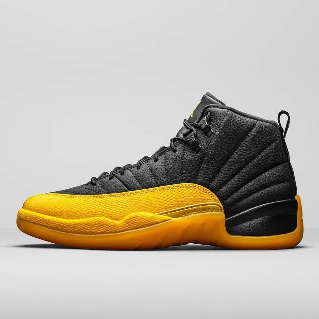Sneaker Newsさんのインスタグラム写真 - (Sneaker NewsInstagram)「The Air Jordan 12 returns with OG-style construction with geniune leather uppers and lizard textures on the mudguard. This black/yellow mix has been oft-compared to a 2003 PE made for Gary Payton during his short sting with the Lakers. Hit the link in our bio for more details on this upcoming release, or swipe up in our stories.」6月30日 4時00分 - sneakernews