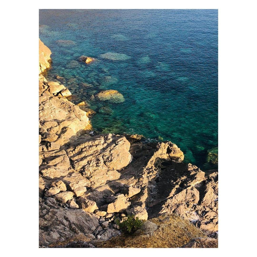 リカさんのインスタグラム写真 - (リカInstagram)「Summer Dreams 🌿  #Mallorca #Hopetoseeyousoon #morningrun #swimminginyoursea #feelhome @esplendido_hotel」6月30日 4時11分 - rikastudios_