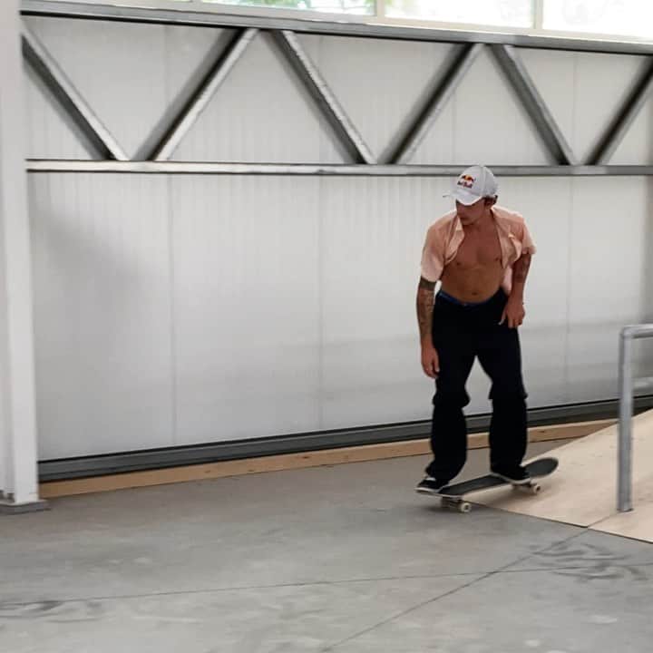 グスタボ・リベイロのインスタグラム：「🤷🏼‍♂️」