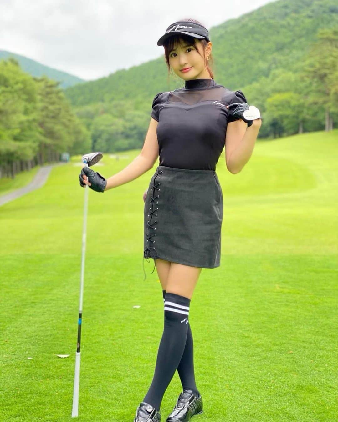 中村奏絵のインスタグラム：「お久しぶりの投稿です！♡﻿ 皆さん元気にしていますか🐱少しずつですが、元の生活に戻ってきましたね！まだ予断を許さない状況ですが、毎日楽しく健康に過ごしていけたら良いなと思います😌✨﻿ ﻿ 先日のおやすみは @kagosaka.g.c_golf でプレーしました！﻿ 自然がいっぱいで素敵なコースでした🌈﻿  ﻿ ゴルフウェアは﻿ @j.jane_japan @j.jane_golfwear 🎀﻿ 新作も可愛いです🧸﻿ ﻿ 篭坂ゴルフクラブのお得情報⛳️﻿ ﻿ ♡体験会員キャンペーン♡﻿ 当選すると全日メンバーフィーでプレー出来るそうです🏌️‍♀️応募方法は @kagosaka.g.c_golfをフォローして私のInstagramを見たとDMするだけです😌﻿ ﻿ ♡平日プレーご招待券♡﻿ ご予約の際に私の投稿を見たとお伝えすると、代表者様に平日プレーご招待券がプレゼントされます🎁﻿ ﻿ #j_jane #篭坂ゴルフクラブ ﻿ #ゴルフ #ゴルフラウンド #ゴルフ女子 #ゴルフコーデ #ゴルフウェア #ゴルフ記録 #golf #golfsagram﻿ ﻿」