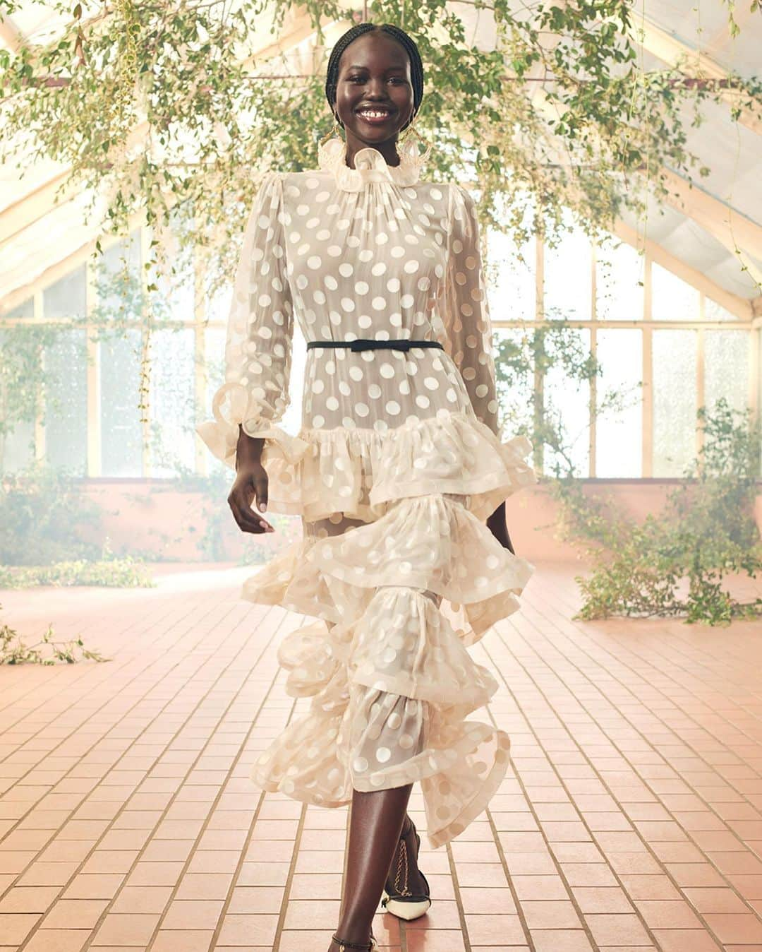 ジマーマンさんのインスタグラム写真 - (ジマーマンInstagram)「Resort 2021: @adutakech wears Look 28, The Lovestruck Fluted Midi and Bow Wedge from our Resort 21 RTW Collection. #&LOVESTRUCK #ZimResort21 #zimmermann」6月29日 19時39分 - zimmermann