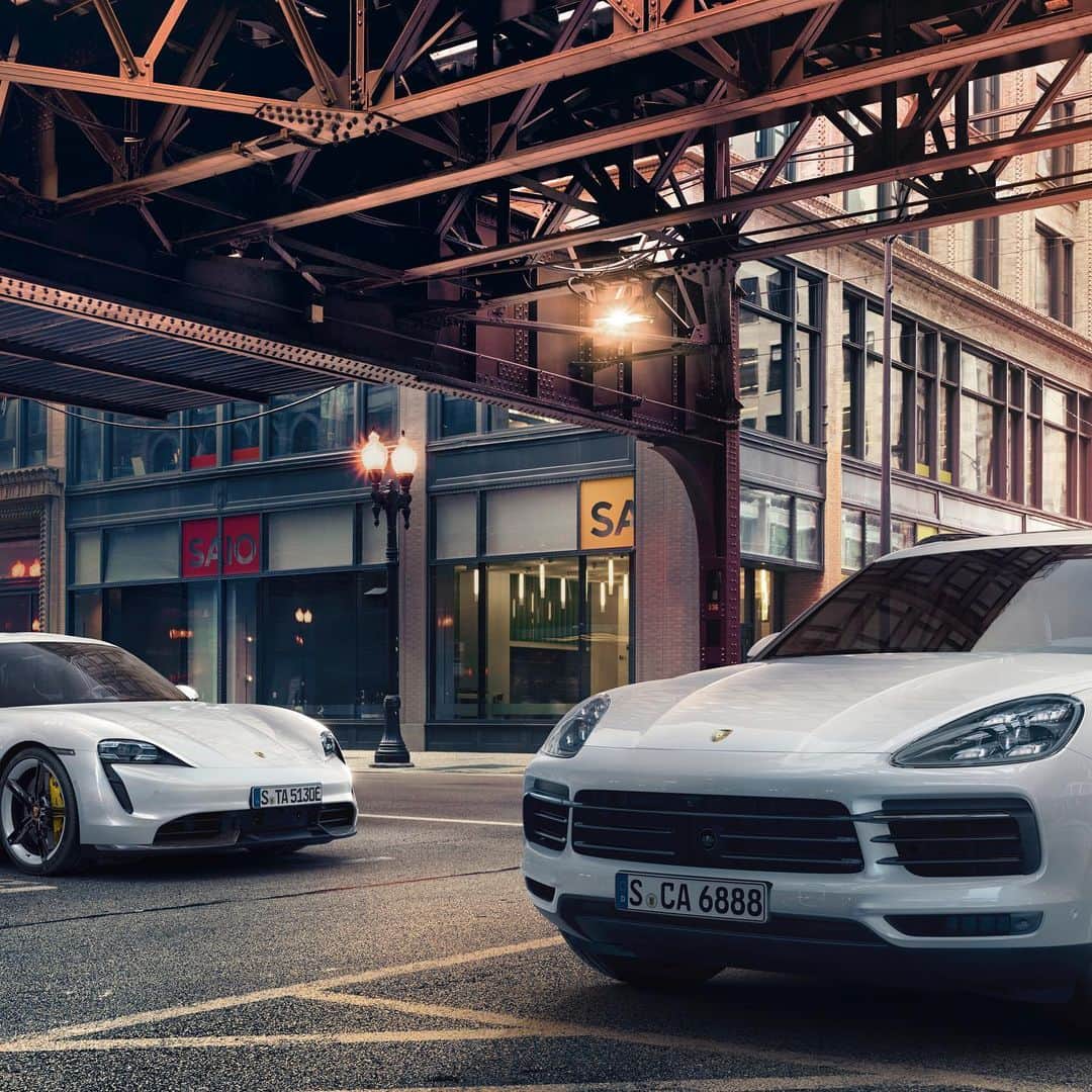 Porsche Japanさんのインスタグラム写真 - (Porsche JapanInstagram)「Porsche E-Performance Models﻿ セグメント最高峰の性能を誇る、カイエン&パナメーラE-Hybridモデル。﻿ そして、ポルシェ初のフル電動スポーツカータイカン。﻿ サステナビリティとパフォーマンスを高次元で両立していく、新たなスポーツカーの形。これこそがポルシェE-Performanceモデルです。﻿ ﻿ #ポルシェ #Porsche #タイカン #Taycan #カイエン #Cayenne #カイエンクーペ #CayenneCoupe #パナメーラ #Panamera #ハイブリッド #スポーツカー」6月29日 20時03分 - porsche_japan