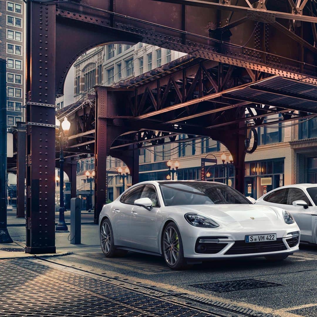 Porsche Japanさんのインスタグラム写真 - (Porsche JapanInstagram)「Porsche E-Performance Models﻿ セグメント最高峰の性能を誇る、カイエン&パナメーラE-Hybridモデル。﻿ そして、ポルシェ初のフル電動スポーツカータイカン。﻿ サステナビリティとパフォーマンスを高次元で両立していく、新たなスポーツカーの形。これこそがポルシェE-Performanceモデルです。﻿ ﻿ #ポルシェ #Porsche #タイカン #Taycan #カイエン #Cayenne #カイエンクーペ #CayenneCoupe #パナメーラ #Panamera #ハイブリッド #スポーツカー」6月29日 20時03分 - porsche_japan
