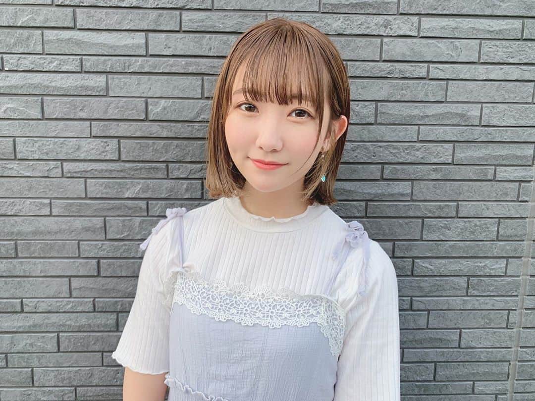 夏川愛実のインスタグラム：「﻿ ちょっと明るくなった😌﻿ ﻿ ﻿ #newhair#アッシュ#ベージュ#ハイライト﻿ #ヘアカラー#ショートボブ#ボブヘア﻿ ﻿」