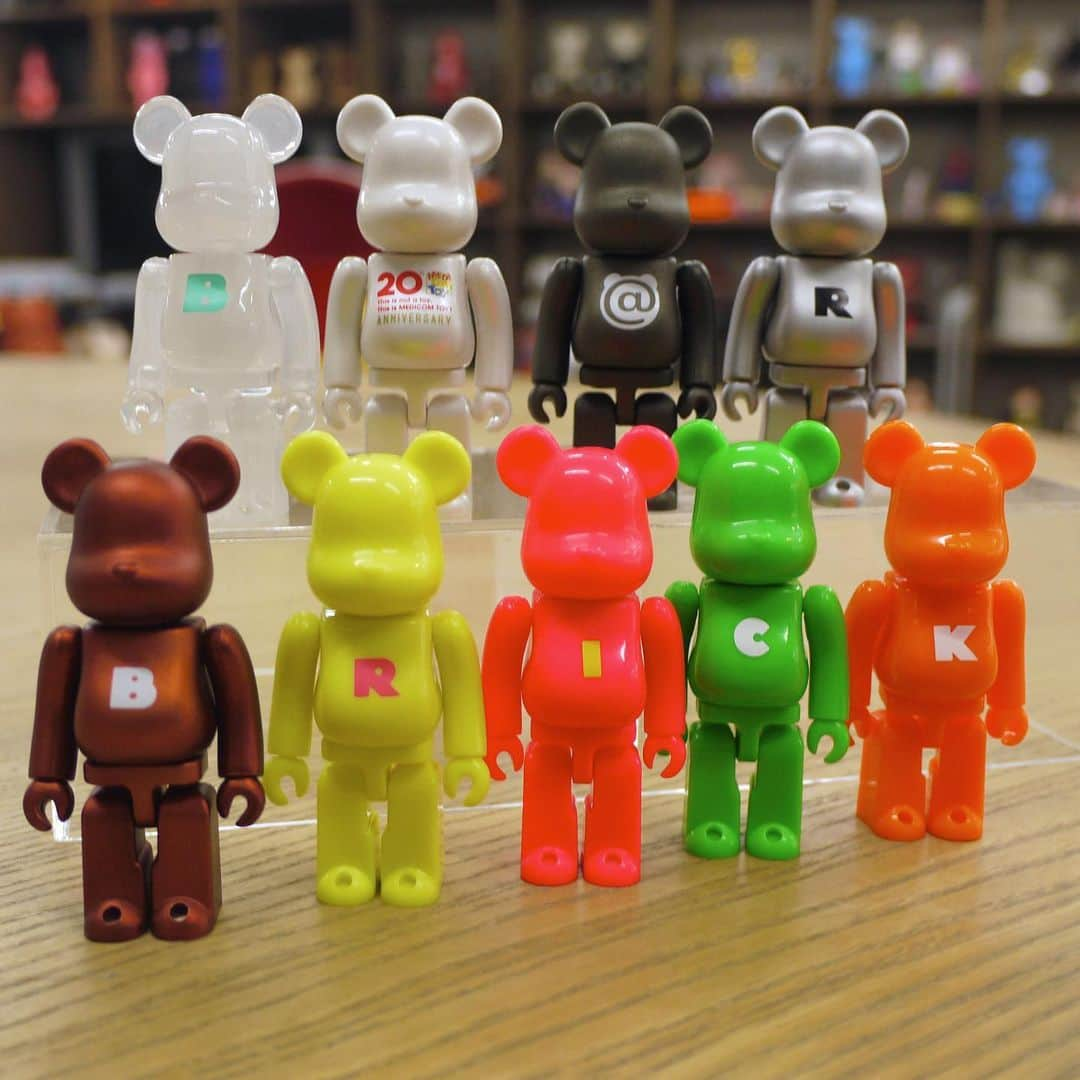 MEDICOM TOYさんのインスタグラム写真 - (MEDICOM TOYInstagram)「6/30(火)発売🎉BE@RBRICK SERIES 40🎉 その発売をお祝いして、歴代SERIESのBASICたちが大集合！ 本日はSERIES 31から39が登場！ あなたはいくつ持っていますか？  記念すべきBE@RBRICK SERIES 40はまもなく発売です！ http://bearbrick.com -------------------------------------------------- 🎉BE@RBRICK SERIES 40🎉 will be released on Tuesday June 30th! To celebrate this event, the BASIC from previous SERIES gathered together! Today we introduce you BASIC from SERIES 31 to 39! How many of them do you have?  The memorable BE@RBRICK SERIES 40 is coming soon! http://bearbrick.com  #medicomtoy #メディコムトイ #bearbrick #ベアブリック #40」6月29日 20時13分 - medicom_toy