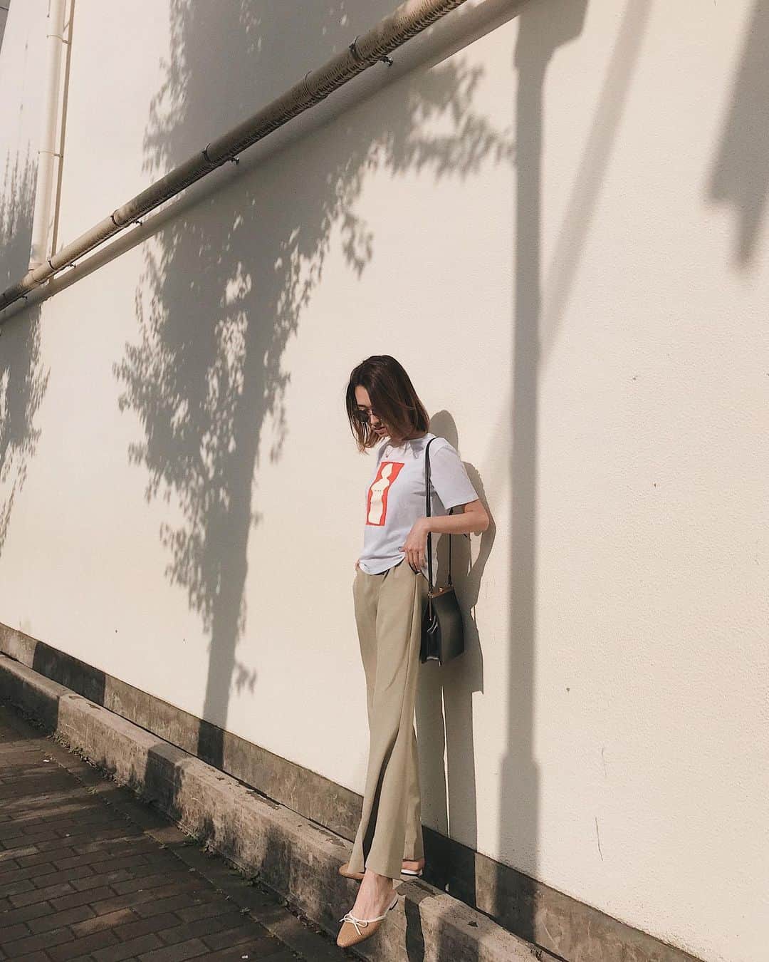 のインスタグラム：「@n_with_official  使えるパンツシリーズ✌🏻 . . . . #nwith#エヌウィズ#ootd#outfit#hairarrange#shorthair#tops#marni#pants#tshirt#l4l#me#slacks#pantsstyle#wear#カジュアルコーデ#tシャツコーデ#スラックスコーデ#夏コーデ#スラックス#マルニ」