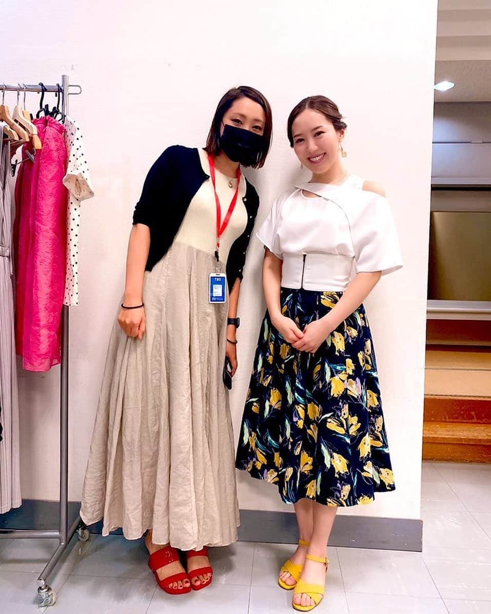 ありさ・あげまんクリエイターのインスタグラム：「TBSにて収録☺️🎥 情報解禁まで少々お待ちください🥰  #新番組 #テレビ #収録 #TBS #バラエティー番組 #本番前」