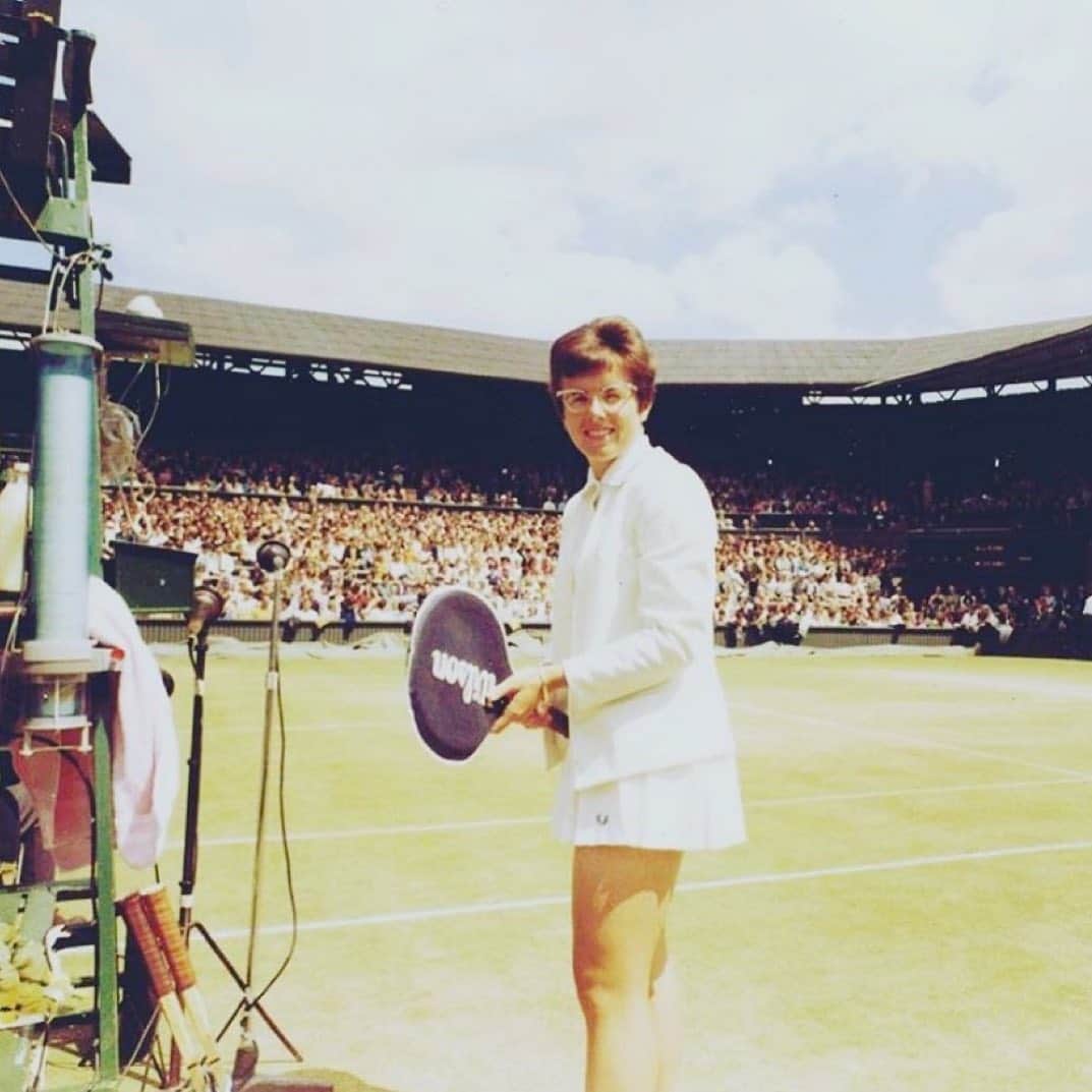 WTA（女子テニス協会）さんのインスタグラム写真 - (WTA（女子テニス協会）Instagram)「What are your favorite #Wimbledon memories? • @billiejeanking I have been to @wimbledon every single year for almost six decades.  Today would have been opening day of The Championships 2020.  Like so many others, I am missing Wimbledon terribly this year, and yet I know next year will be worth the wait.  Over the next two weeks, I’m going to share some favorite photos and memories of my home away from home, which will hopefully make the wait until 2021 a little less painful.  What is your favorite Wimbledon memory?  #Wimbledon #TheChampionships」6月29日 20時29分 - wta