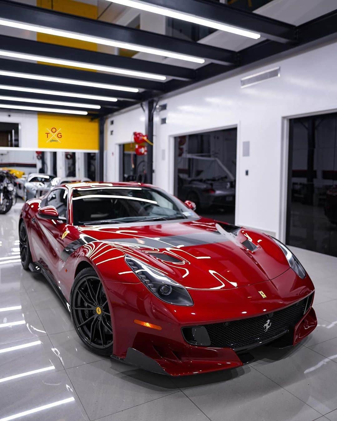 CarsWithoutLimitsさんのインスタグラム写真 - (CarsWithoutLimitsInstagram)「Ferrari #F12TdF Photos @touchofglassdetail  #carswithoutlimits」6月29日 20時45分 - carswithoutlimits