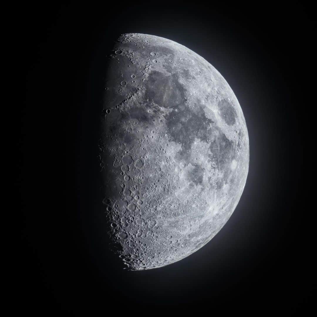 KAGAYAさんのインスタグラム写真 - (KAGAYAInstagram)「先ほど望遠鏡を使って撮影した九夜月です。 今は東京、薄雲が広がって朧月になっています。」6月29日 20時39分 - kagaya11949