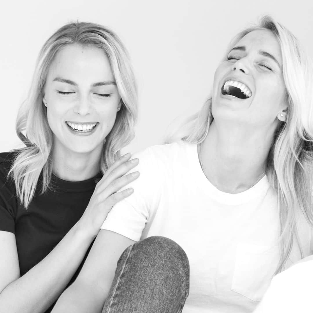 キーラ・コルピのインスタグラム：「Happy Birthday to my dear sister @petrakorpi 🎉 I miss spending time with you...especially these priceless moments of laughter and joy❤️❤️❤️❤️」