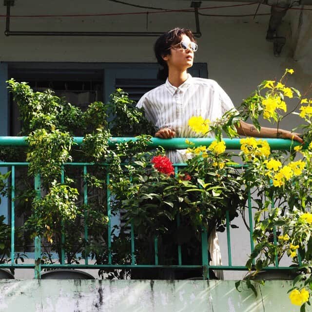 JINS公式さんのインスタグラム写真 - (JINS公式Instagram)「2020_SUMMER　"JOURNEY" . . ※7月上旬発売 ※店舗により取り扱い状況、在庫は異なります。 . . . #jins #jins_global #jins20ss #eyewear #glasses #optical #sunglasses#サングラス#ジンズ #メガネ #めがね #眼鏡 #JINSメガネ #ジンズメガネ #👓#メガネ好きな人と繋がりたい #メガネ好き #眼鏡好き #めがね好き #アイウェア #eyeglasses #メガネ女子 #メガネコーデ#🕶#夏コーデ」6月29日 21時01分 - jins_japan