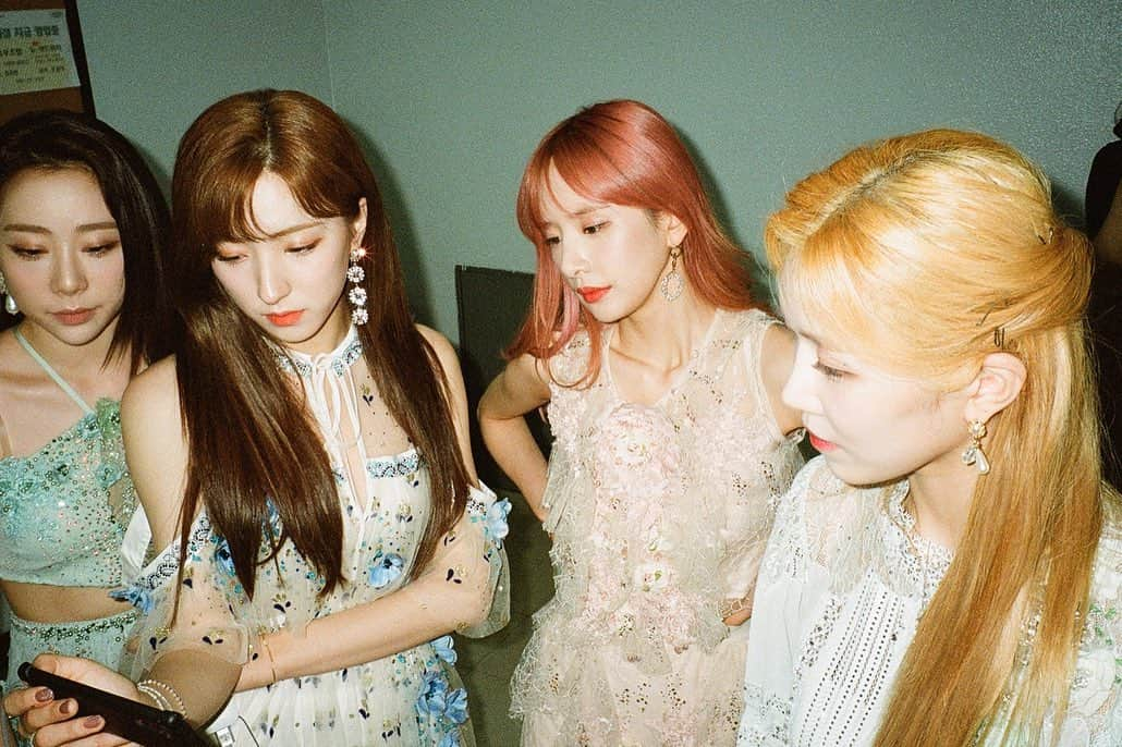 EXYさんのインスタグラム写真 - (EXYInstagram)「행복했던butterfly🦋」6月29日 21時17分 - exy_s2