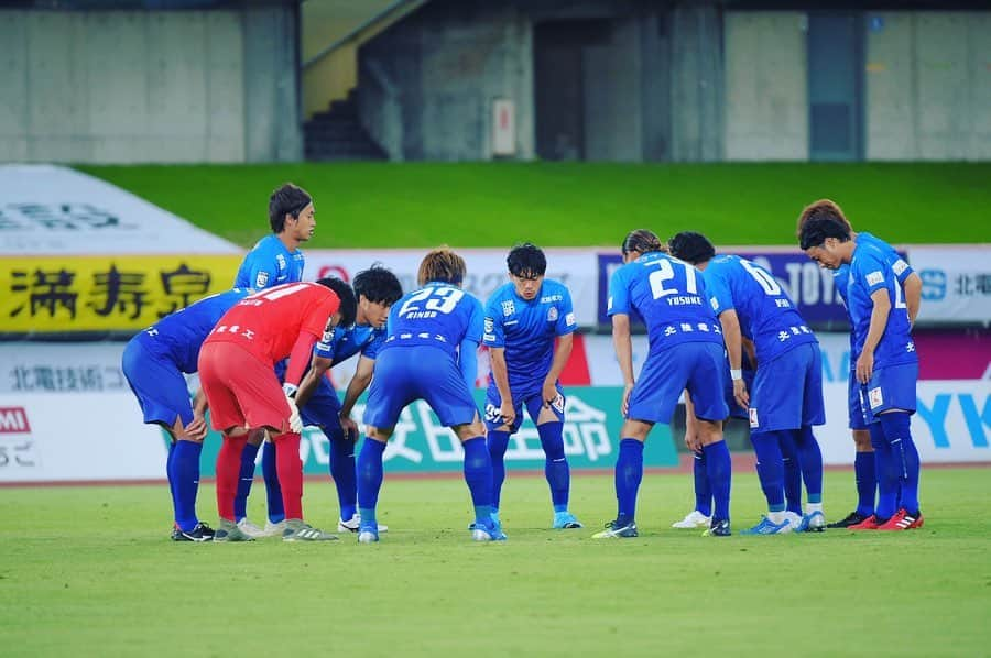 花井聖さんのインスタグラム写真 - (花井聖Instagram)「リーグが再開しました。 . 村井チェアマンをはじめ、リーグ再開に携わっていただいた関係者の皆様、今もなお最前線で闘っている医療従事者の皆様に改めて感謝致します。 . そして日頃よりチームを支えていただいてるスポンサーの皆様、サポーターの皆様にも感謝致します。 . 選手にとっても待ちに待った再開です。サッカーが出来るということを改めて幸せに感じます。 サッカーを通して皆様に感動や勇気を少しでも与えられるよう、日々努力します。 . #Jリーグ #再開 #感謝 #カターレ富山　#花井聖」6月29日 21時21分 - sho___1110