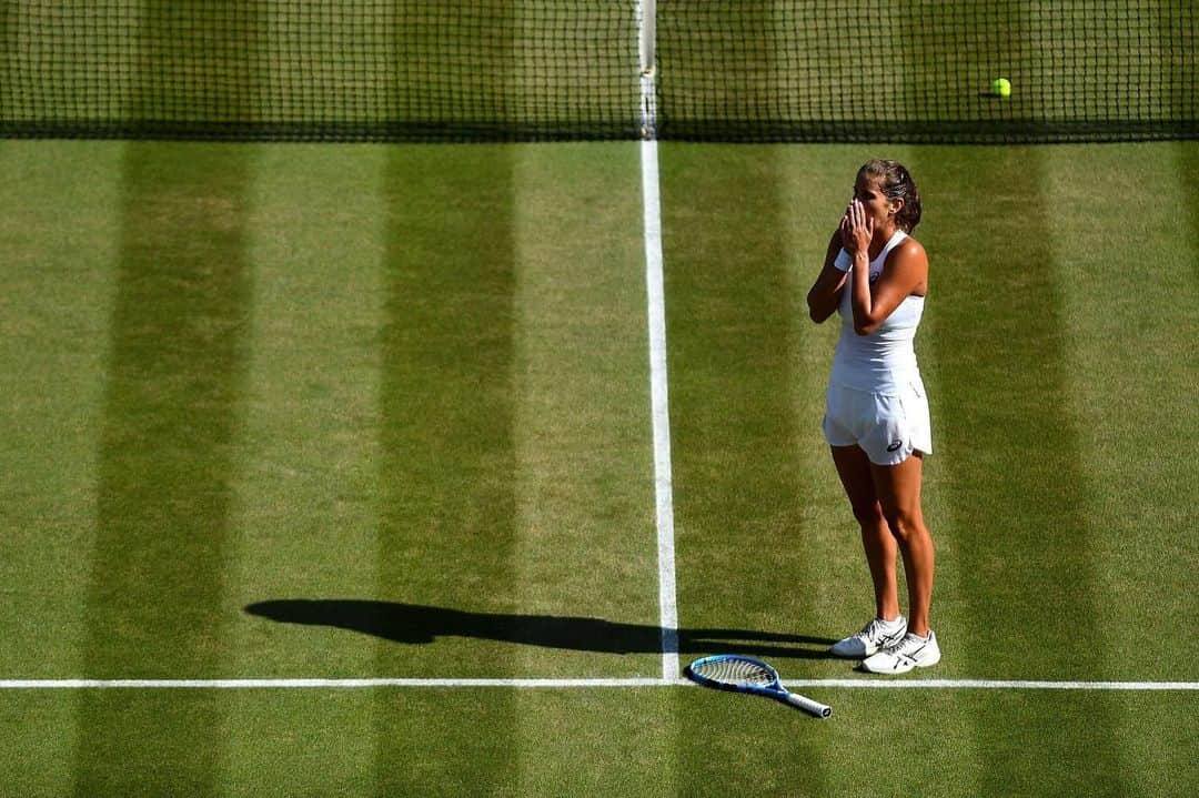 ユリア・ゲルゲスさんのインスタグラム写真 - (ユリア・ゲルゲスInstagram)「Today Wimbledon Championships would have started and I am reflecting on some great memories at SW19 and cannot wait to be back there in 2021 🟣🟢 I will be enjoying some strawberry’s today in its honour 🍓😜 #wimbledon #teamjule」6月29日 21時24分 - julia.goerges