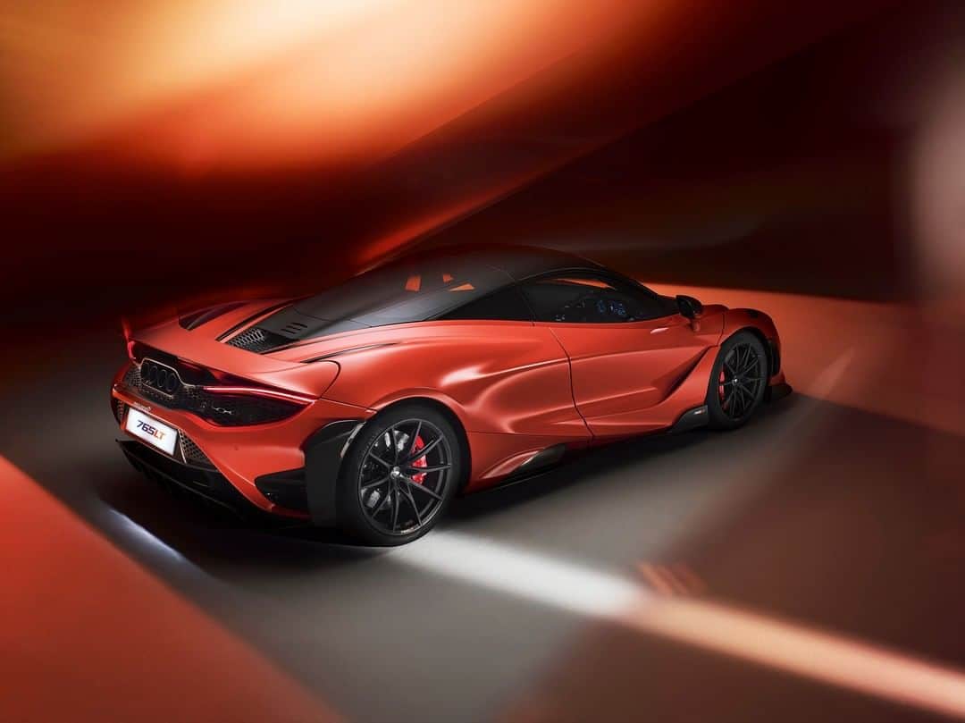 McLaren Automotiveさんのインスタグラム写真 - (McLaren AutomotiveInstagram)「The new McLaren 765LT is the most powerful road-legal McLaren LT to date.  Its 4.0-litre twin-turbocharged V8 McLaren M840T engine – which has a flat-plane crankshaft and dry sump lubrication, together with ultra-low inertia twin-scroll turbochargers and electronically controlled wastegates – features LT-specific forged aluminium pistons, a three-layer head gasket used in the McLaren Senna and ultra-efficient, carbon-coated followers in the valve train.  Power is 765PS (755bhp) at 7,500rpm and maximum torque 800Nm (590lb ft) at 5,500rpm.」6月29日 21時26分 - mclarenauto