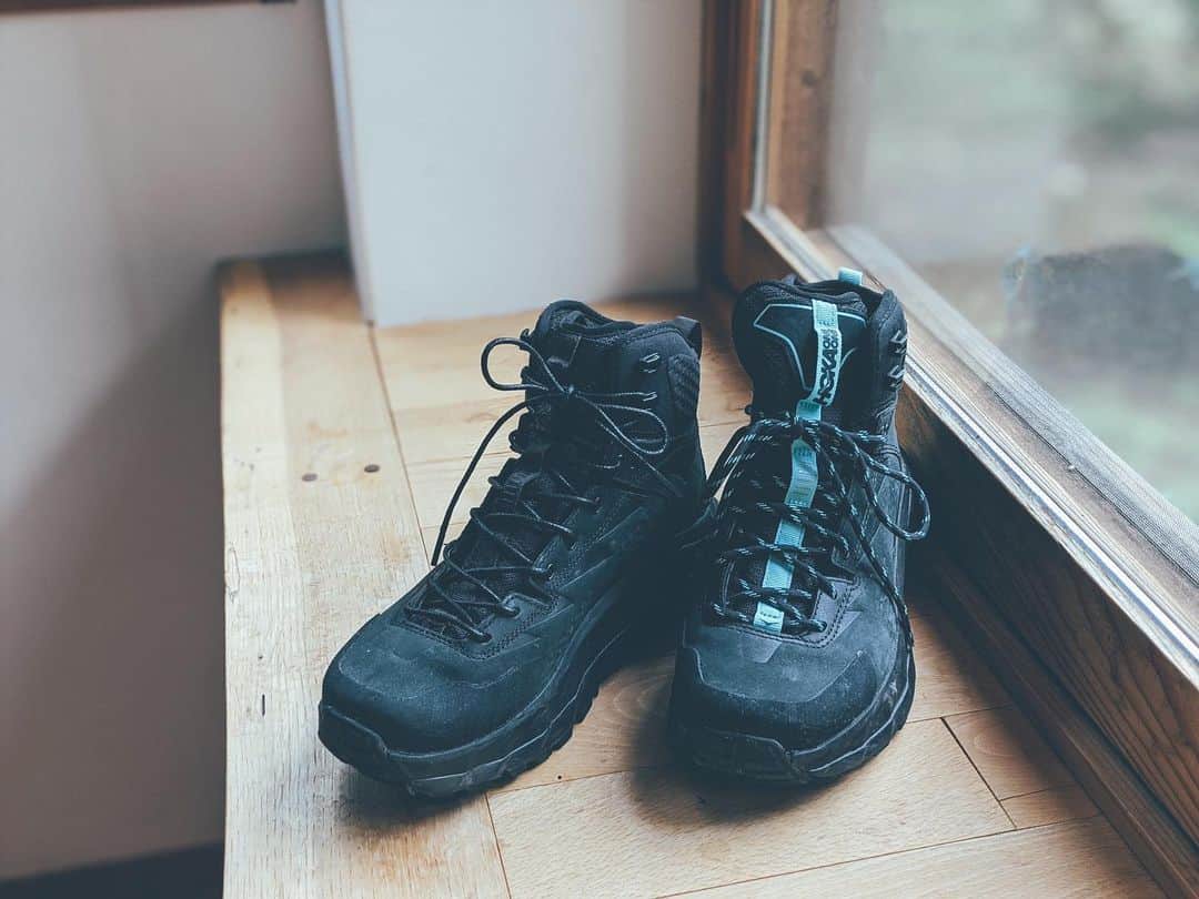 藤田敦子のインスタグラム：「ㅤㅤㅤ　 すみません黒くしました🙏 hoka、レディースの黒ないからさ🥺」