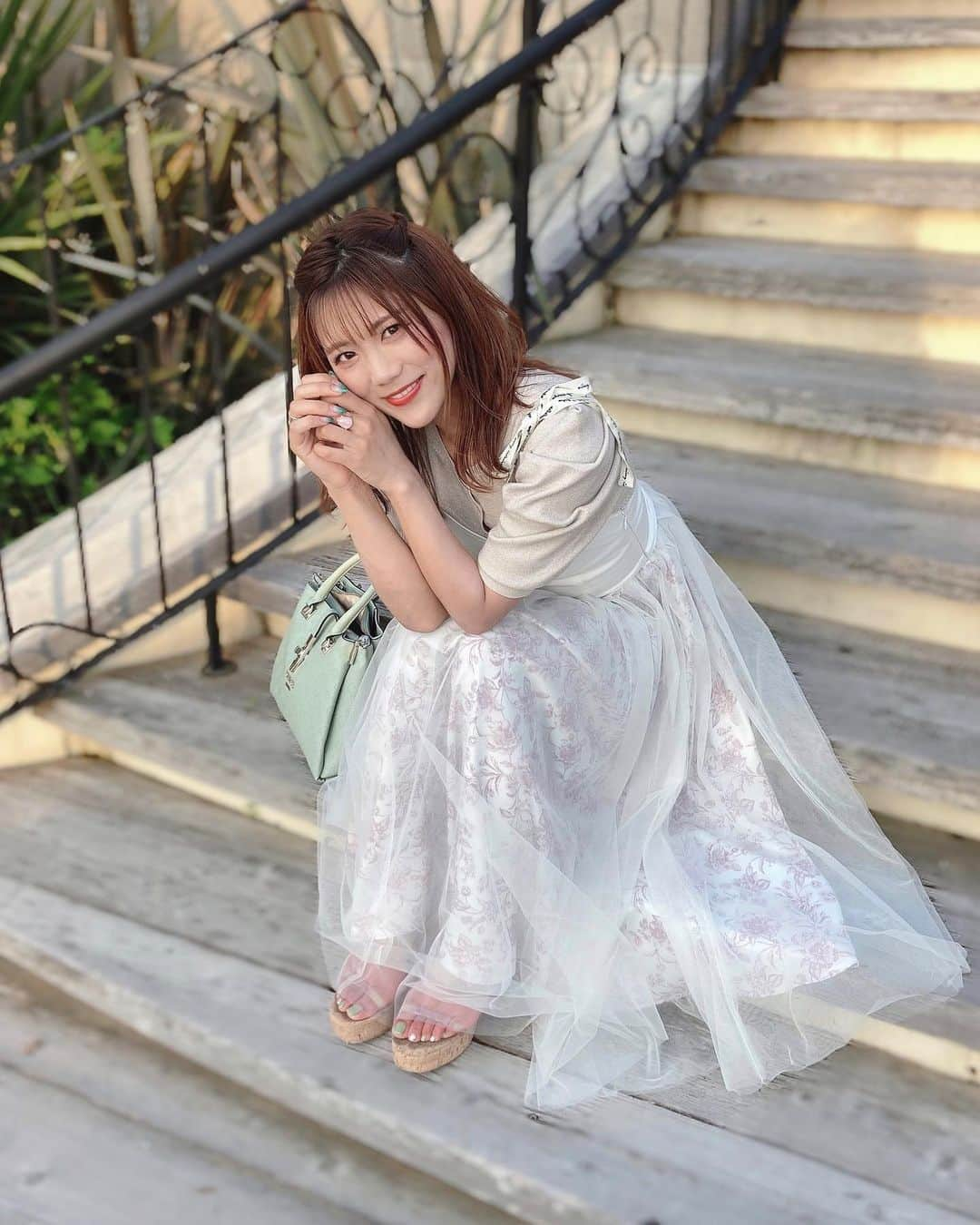 海江田麻貴さんのインスタグラム写真 - (海江田麻貴Instagram)「ㅤㅤㅤ  ㅤㅤㅤ 6月も明日で終わり🦋 目まぐるしく戻ってきた日々をひとつひとつ大切に🌿  ㅤㅤㅤ  ㅤㅤㅤ すんばらしい7月への橋渡しになるよう、皆さんの明日が素敵な1日になりますように😌🥀 ㅤㅤㅤ  ㅤㅤㅤ  ㅤㅤㅤ  ㅤㅤㅤ  #awaji #awajishima #淡路島 #淡路島レストラン #淡路島グルメ #淡路島旅行 #淡路島ランチ #japanesegirl #夕陽 #夕陽が綺麗 #sunset #eimyistoire #snidel #エイミーイストワール #スナイデル #ミディアムヘアアレンジ #ミディアムヘア #ゆる巻き #elegantstyle #elegant #上品コーデ #上品スタイル #ピスタチオネイル #リボンアレンジ #ハーフアップアレンジ #大ぶりピアス #ペールカラー #エレガントヘア #シースルー #クリアサンダル」6月29日 21時46分 - _makiii0924_