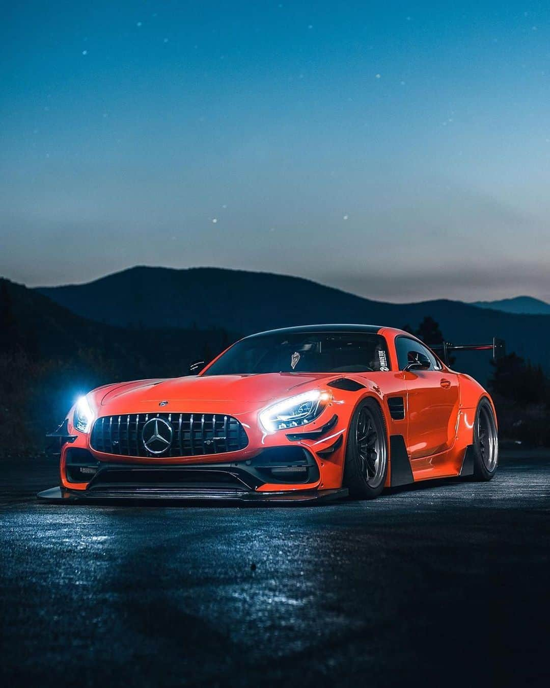 CarsWithoutLimitsさんのインスタグラム写真 - (CarsWithoutLimitsInstagram)「Widebody #AMGGT  Photo @themagicspoolbus  @impressivewrap  #carswithoutlimits」6月29日 21時51分 - carswithoutlimits