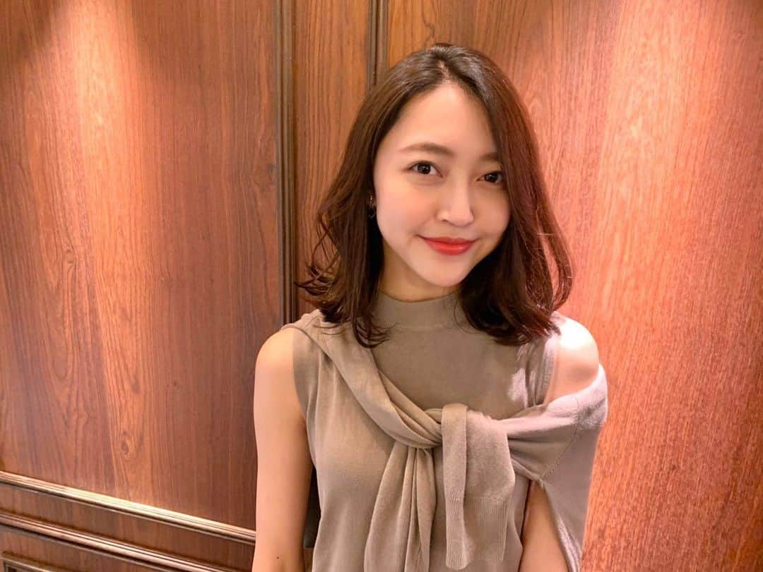 柳田菜月さんのインスタグラム写真 - (柳田菜月Instagram)「. new hair✂️ . やっぱり、ミディアムヘアが落ち着く😌 担当はいつもお任せしている@amis_kazuaki_awabuchi  さん✨ 新店楽しみです！ . #newhair #newhaircolor  #hair #style #cut #color  #salon #mediumhair  #hairstyle #amisbyair #銀座 #美容室 #メンテナンス  #ぶっちーさんスタイル」6月29日 21時56分 - natsuki.3190