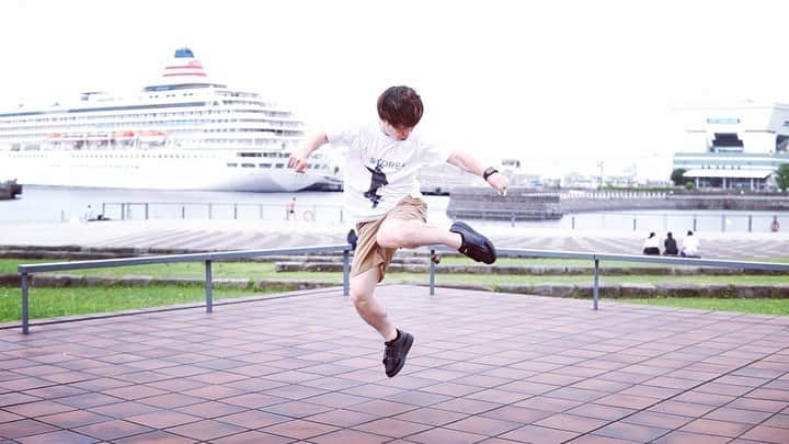 石田太志のインスタグラム：「ONLINE FREESTYLE WORLD FOOTBAG CHAMPIONSHIPS 2020! This is the submission round. Everyone advance next round. This year @stores.jp supported me as well! #footbag #taishiishida #soccer #follow #worldchampion #performance #performer #instagramer #hackysack #online #worldchampionships #yokohama #japan #harbor」