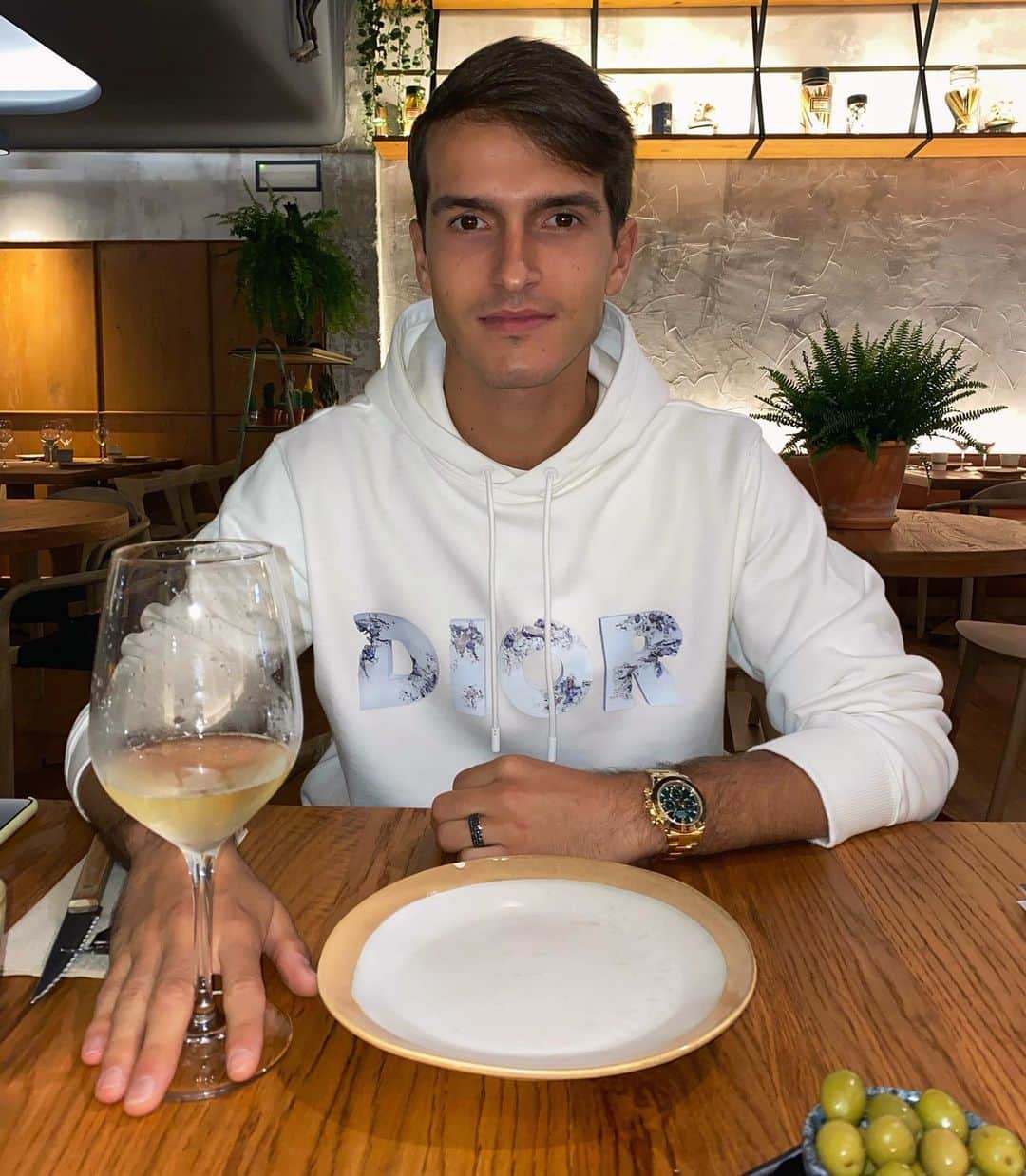 デニス・スアレス・フェルナンデスのインスタグラム：「🥂」