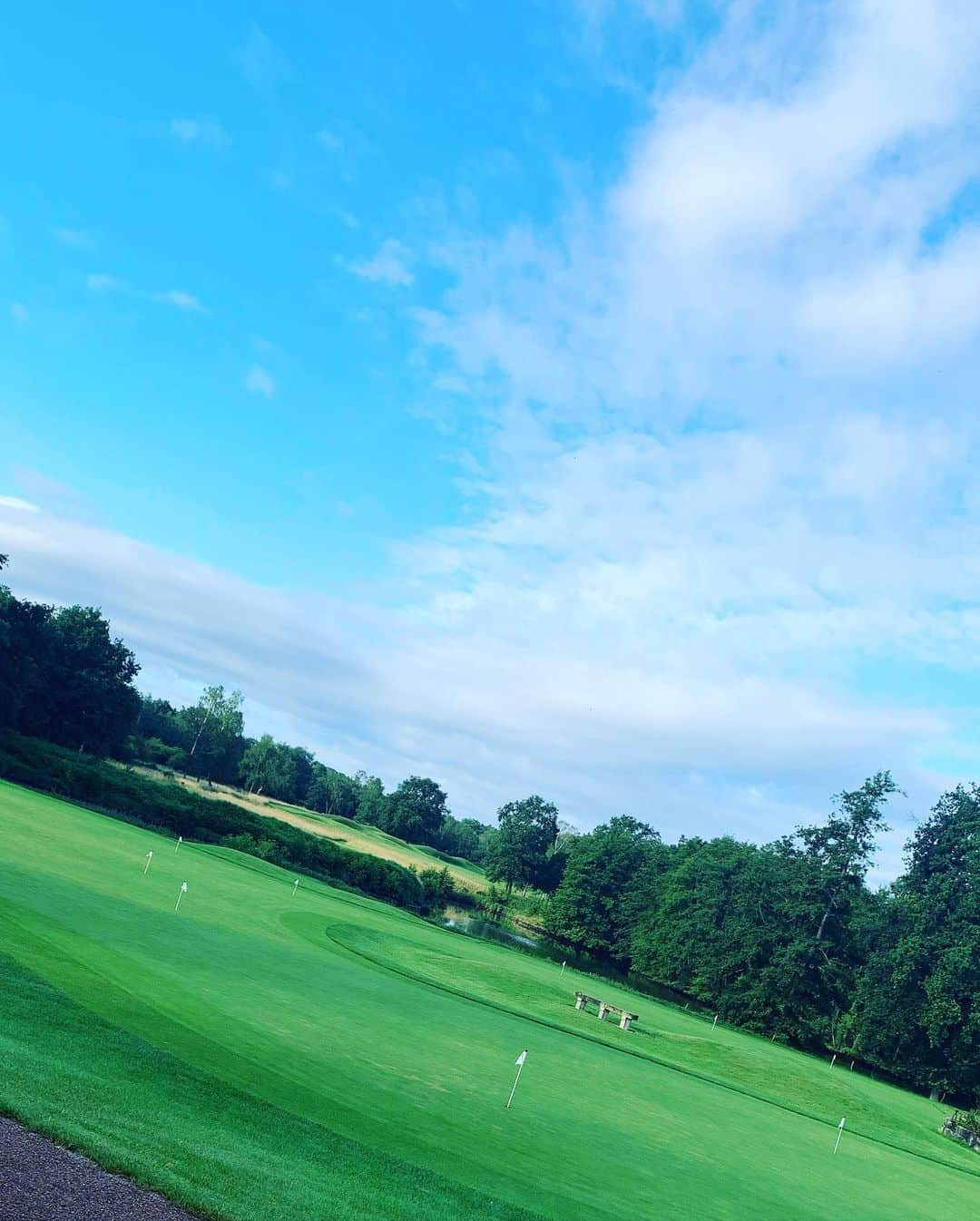 カーリー・ブースさんのインスタグラム写真 - (カーリー・ブースInstagram)「Hands down one of my favourites I have ever played. 👌so nice to be back and see how much the club has grown. Until next time ❤️⛳️ @lesbordesgolf 🙏 #golf #golfclub #golfswing #france #lesbordes」6月29日 22時39分 - carlyabooth